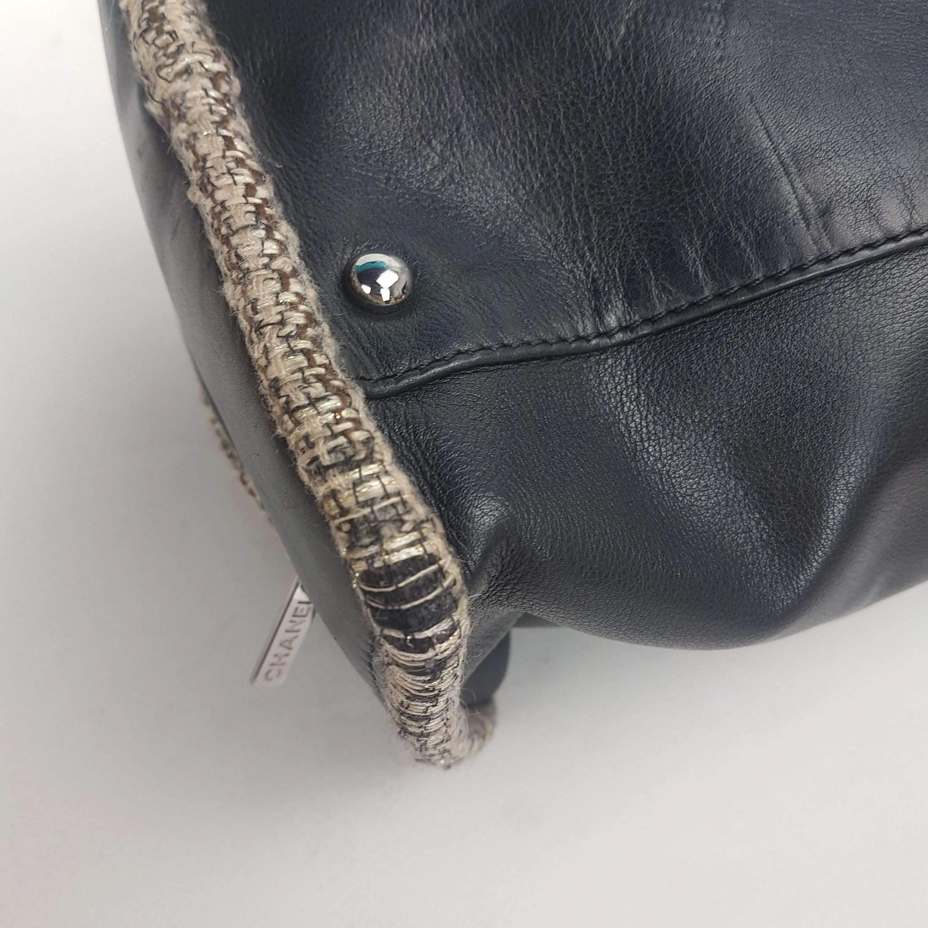 Chanel Vintage Black Leather Bowler Tweed Trim Bag - Image 11