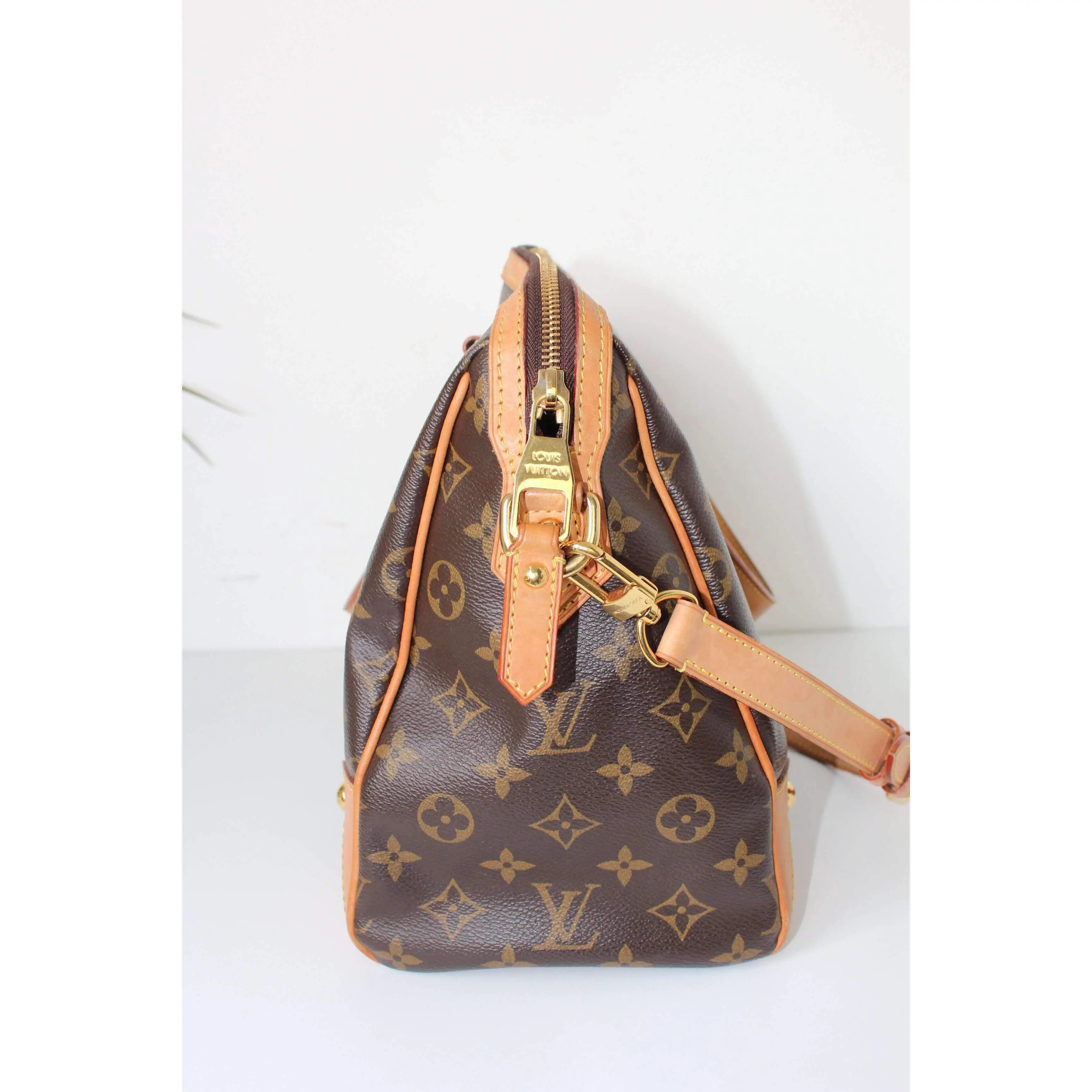 Louis Vuitton Retiro PM Monogram Bag - Image 4