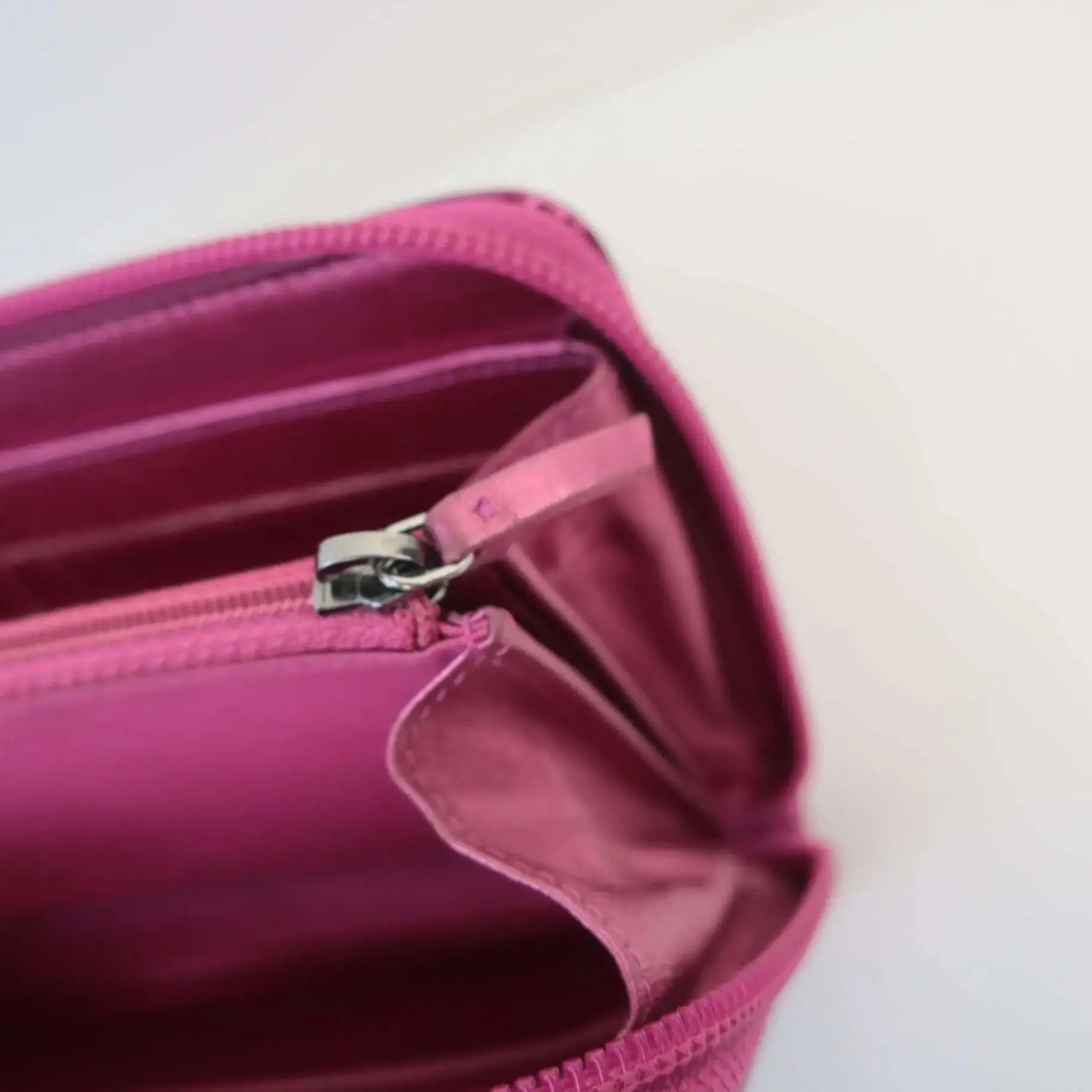 Chanel Boy Patent Leather Fuchsia Long Zipped Wallet - Image 6