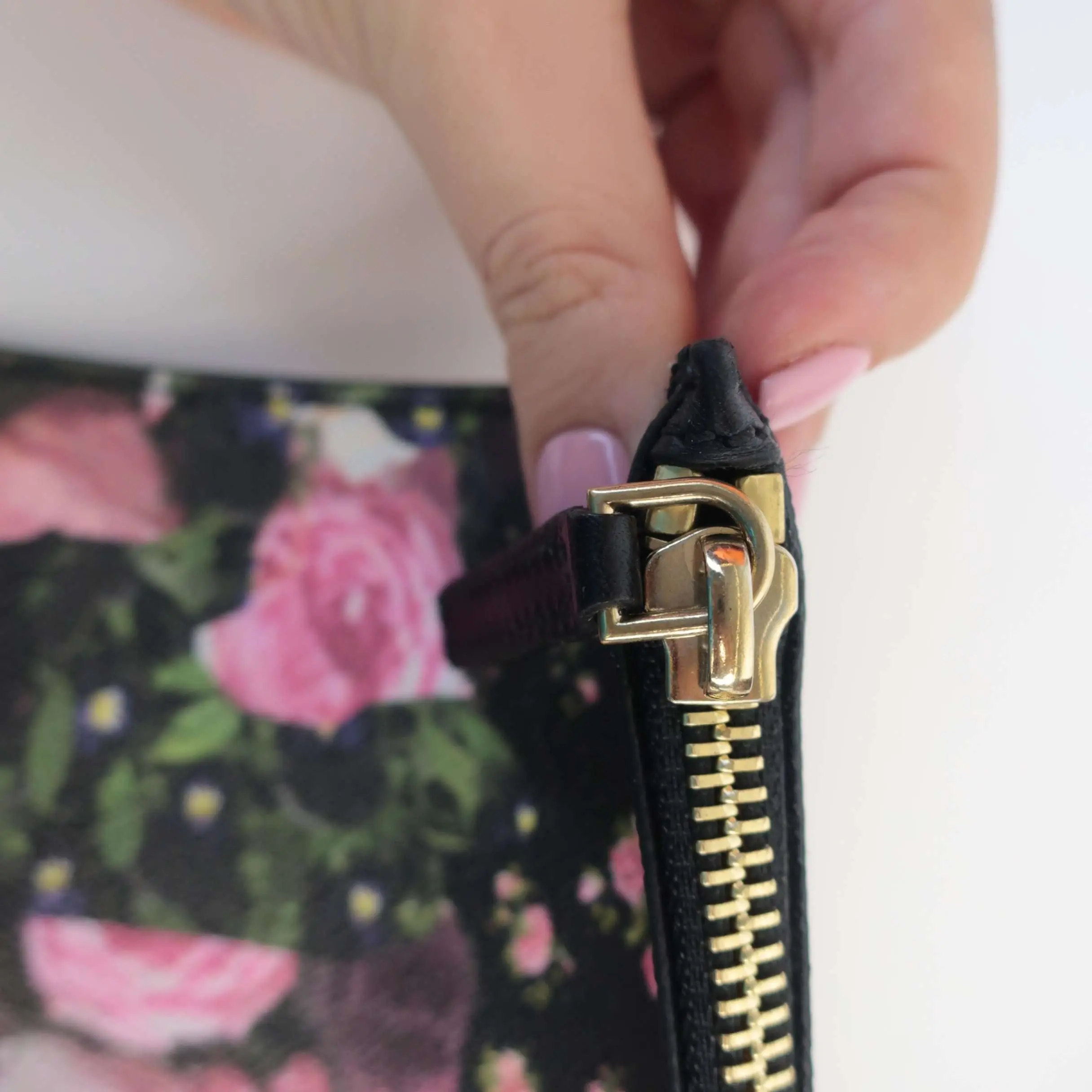 Givenchy Floral Print Coated Canvas Antigona Tote - Image 10