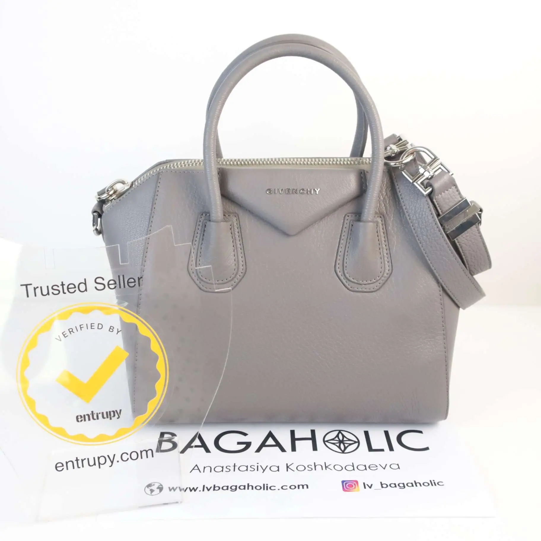 Givenchy Grey Leather Small Antigona Shoulder bag - Image 3