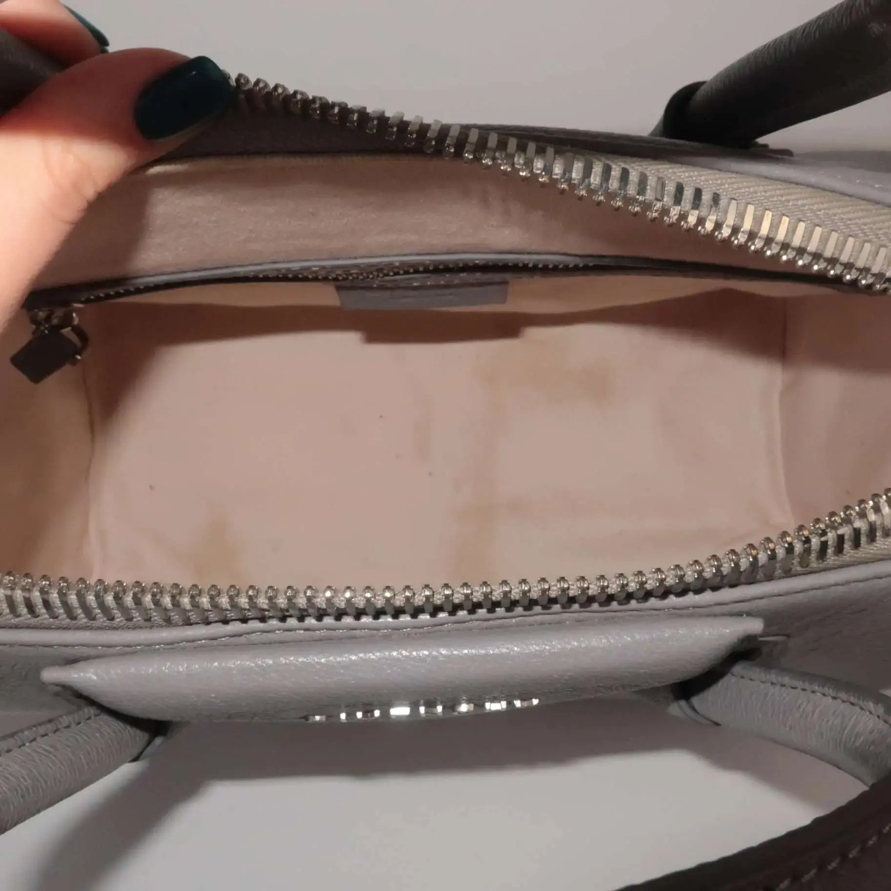 Givenchy Grey Leather Small Antigona Shoulder bag - Image 8