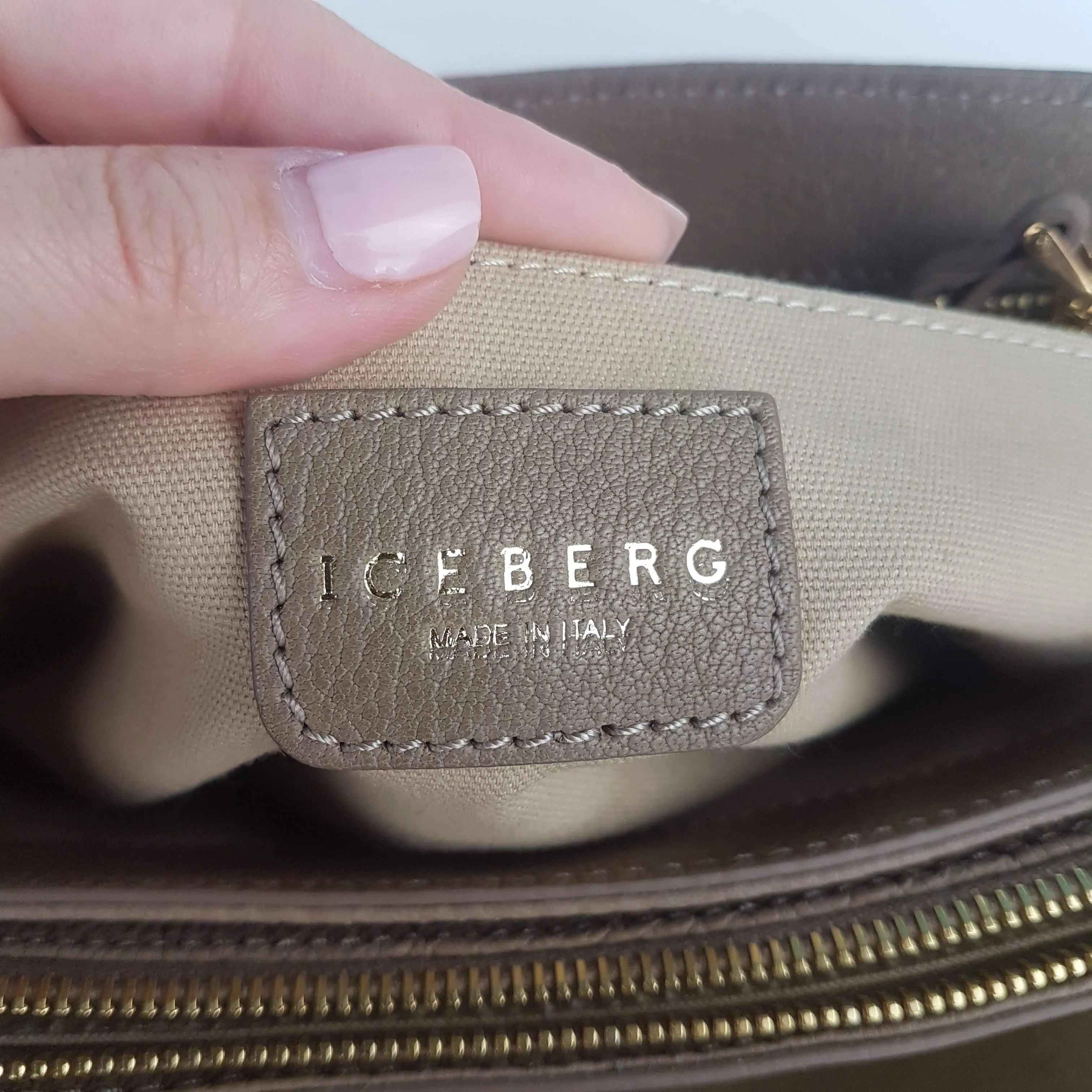 Iceberg Beige Leather Handbag with Chamois parts - Image 35