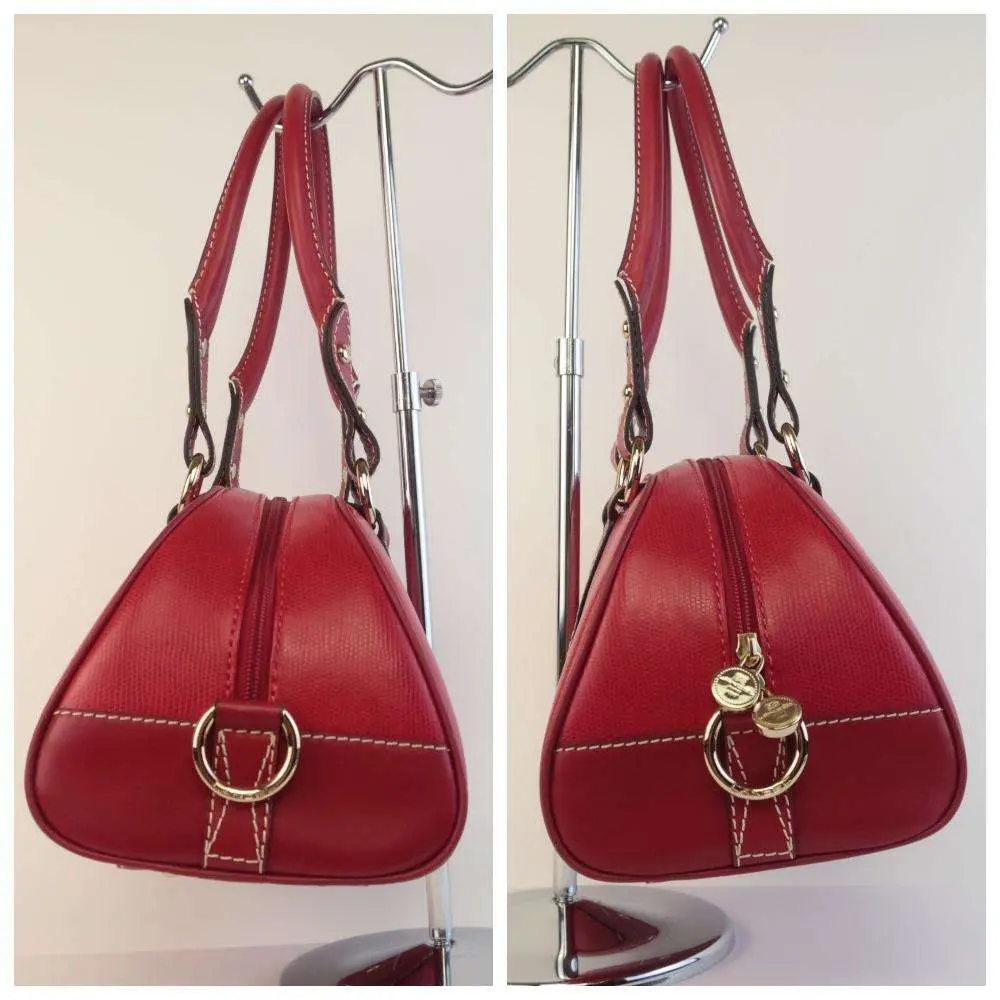 Lancel Medium Size Leather Shoulder Bag - Image 5
