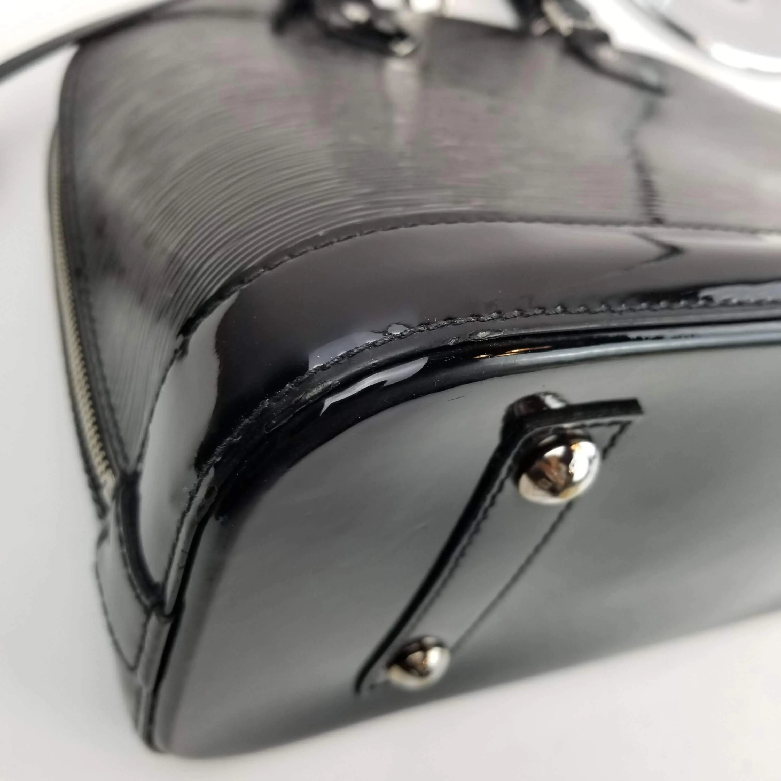 Louis Vuitton Alma PM Epi Black Electric - Image 7