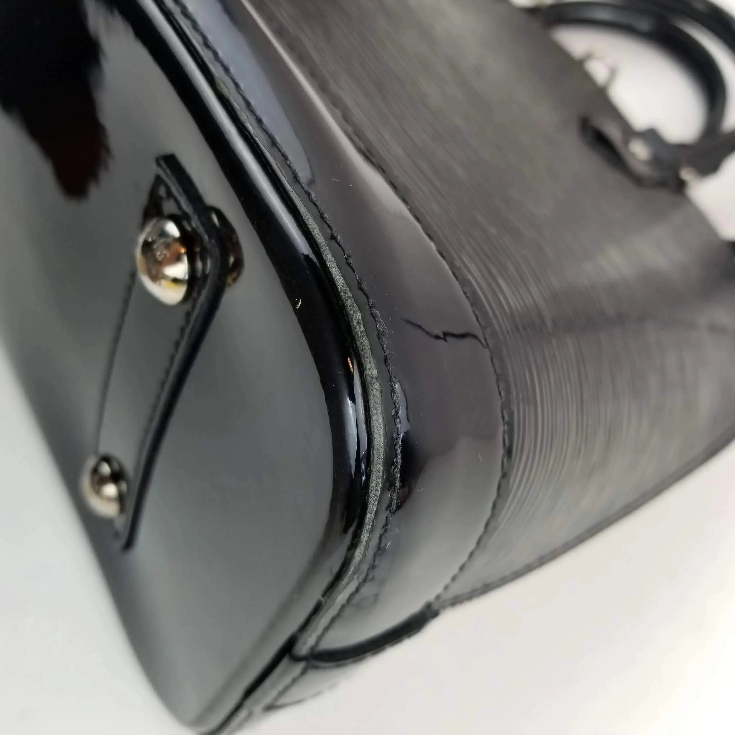 Louis Vuitton Alma PM Epi Black Electric - Image 8