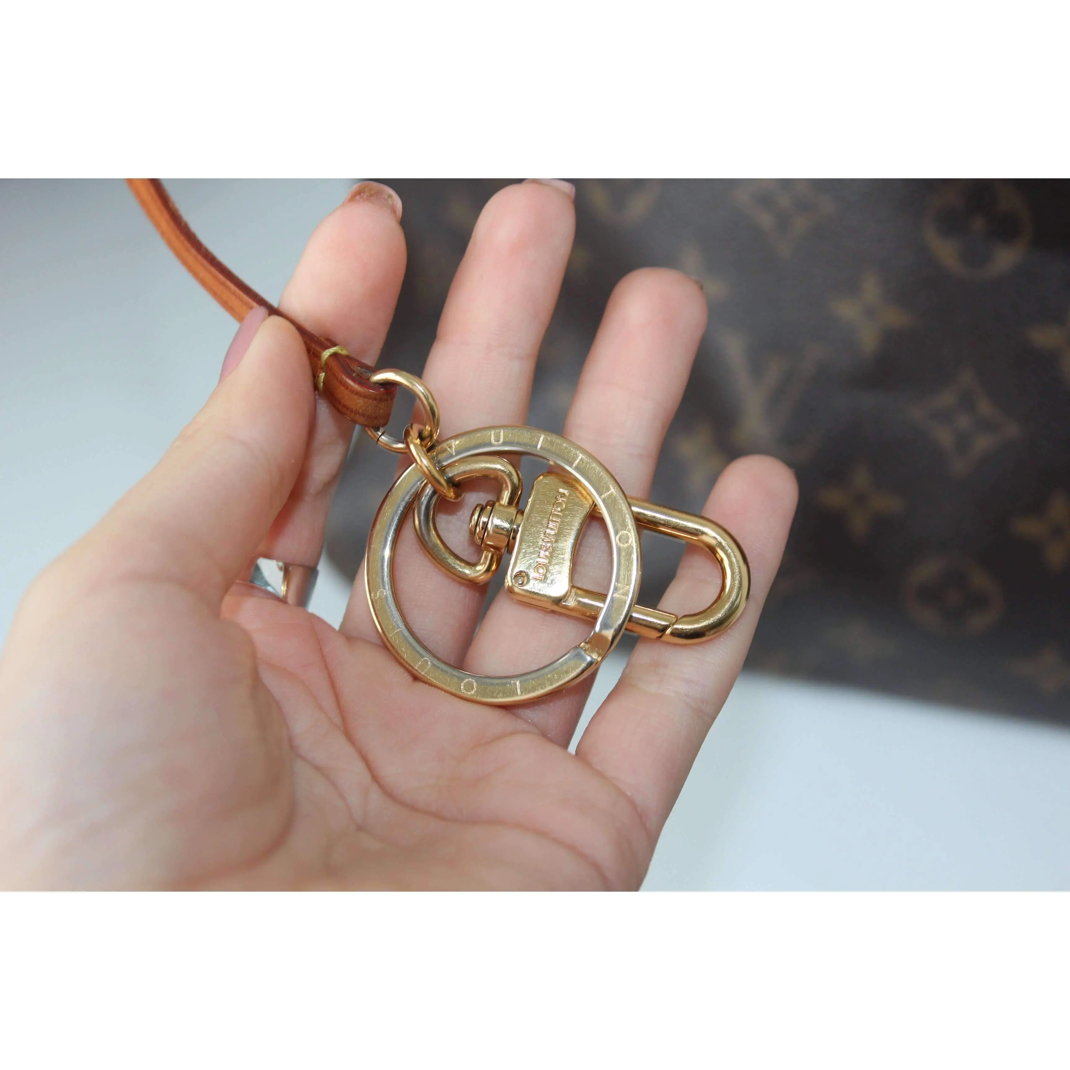 Louis Vuitton Artsy MM Monogram Bag - Image 13