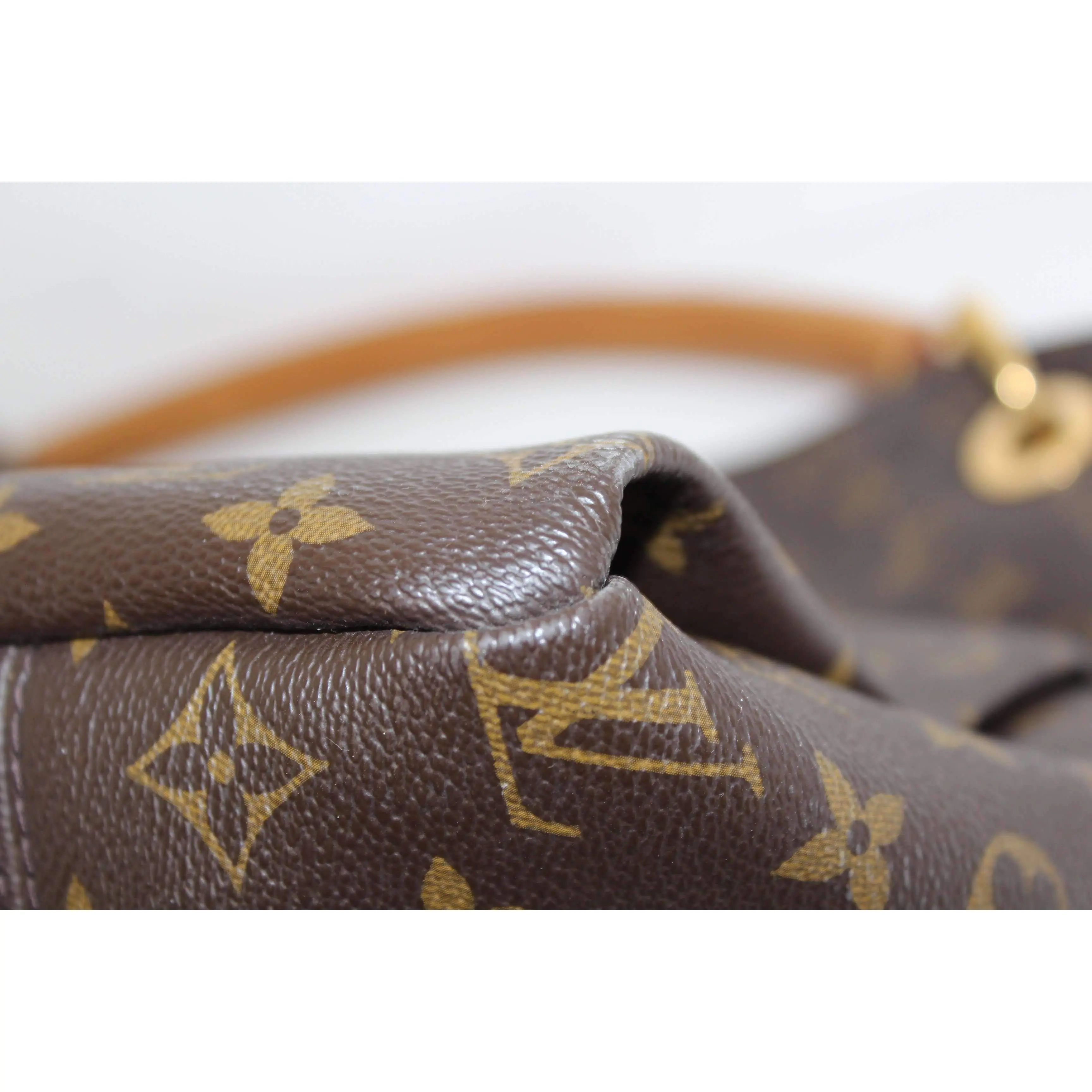Louis Vuitton Artsy MM Monogram Bag - Image 16