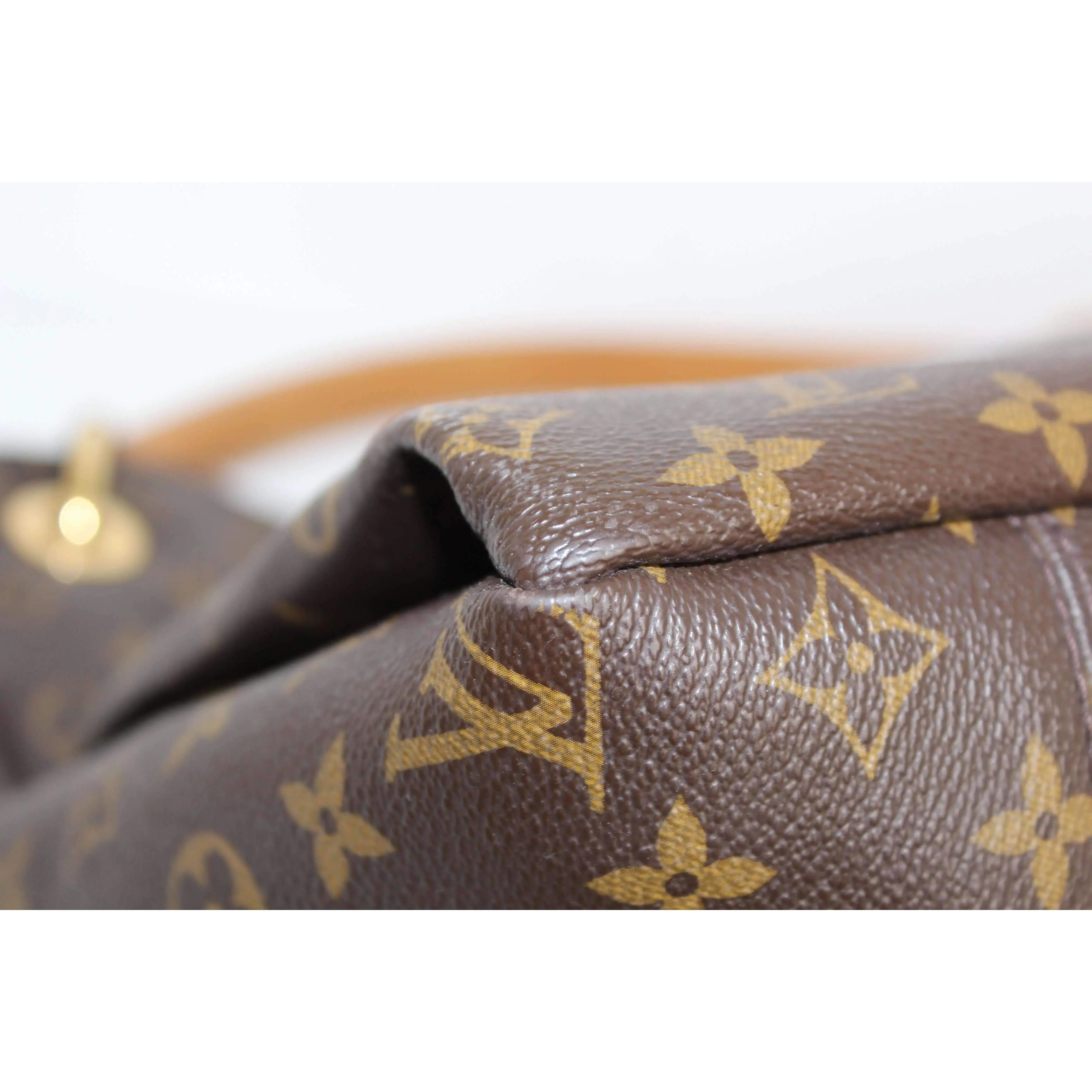 Louis Vuitton Artsy MM Monogram Bag - Image 4