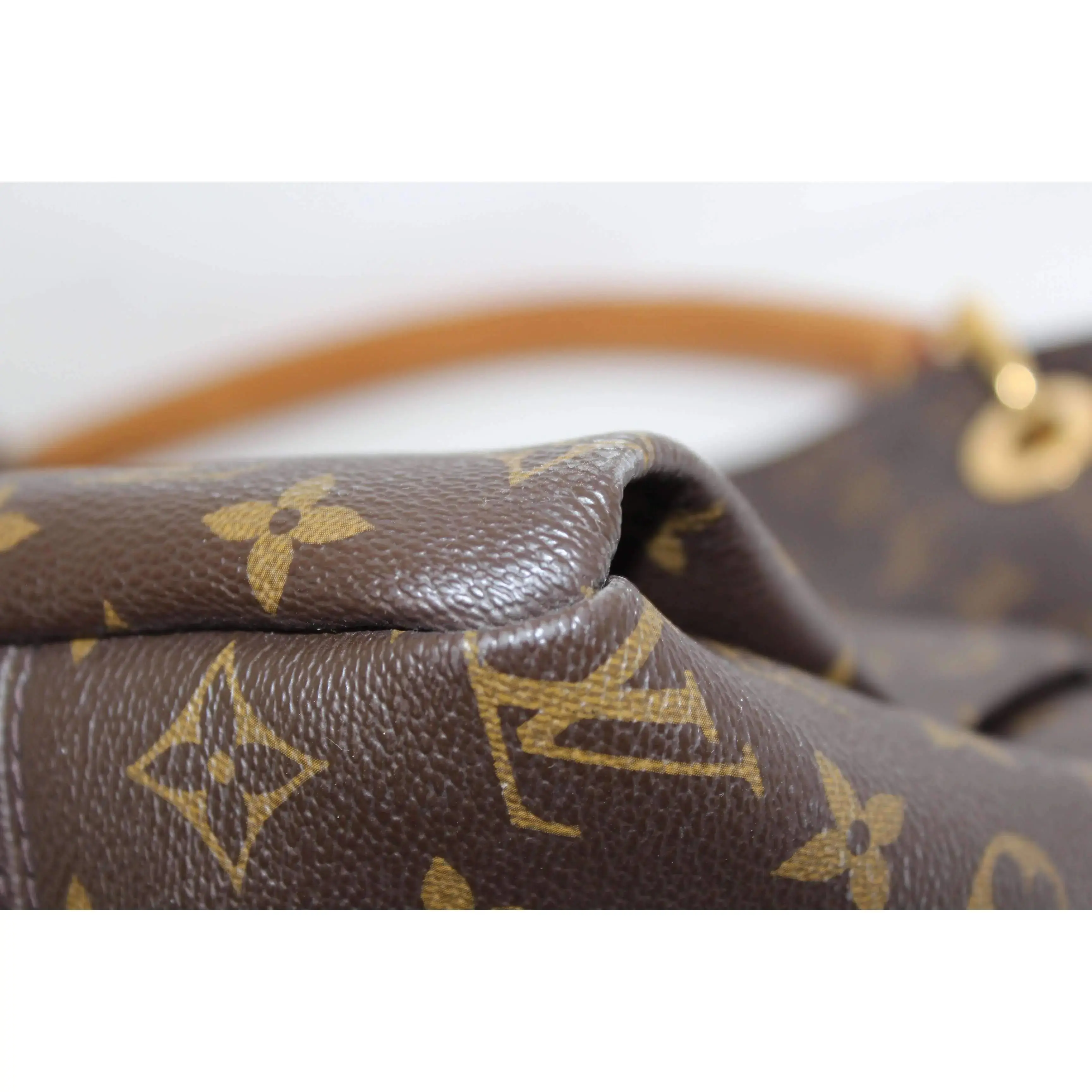 Louis Vuitton Artsy MM Monogram Bag - Image 5
