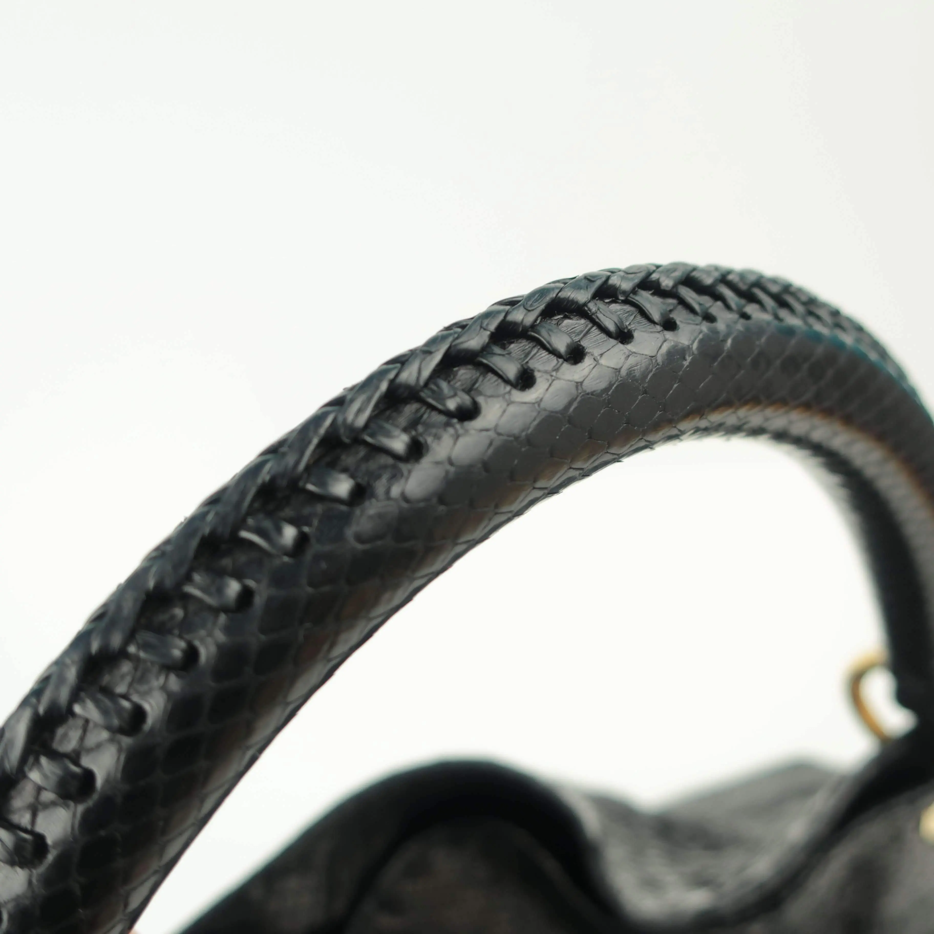 Louis Vuitton Limited Edition Artsy MM Noir Python Bag - Image 9