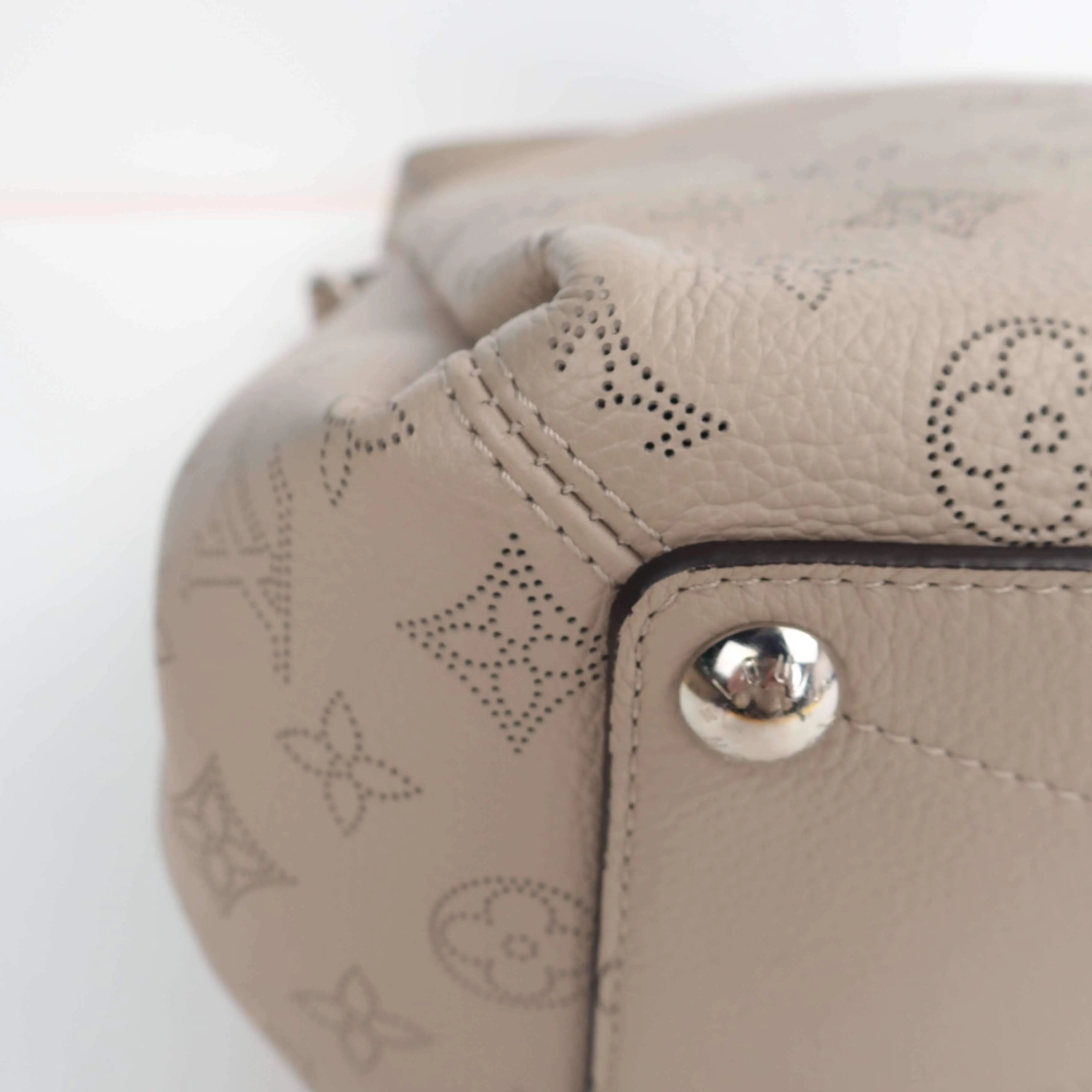 Louis Vuitton Babylone PM Mahina - Image 13