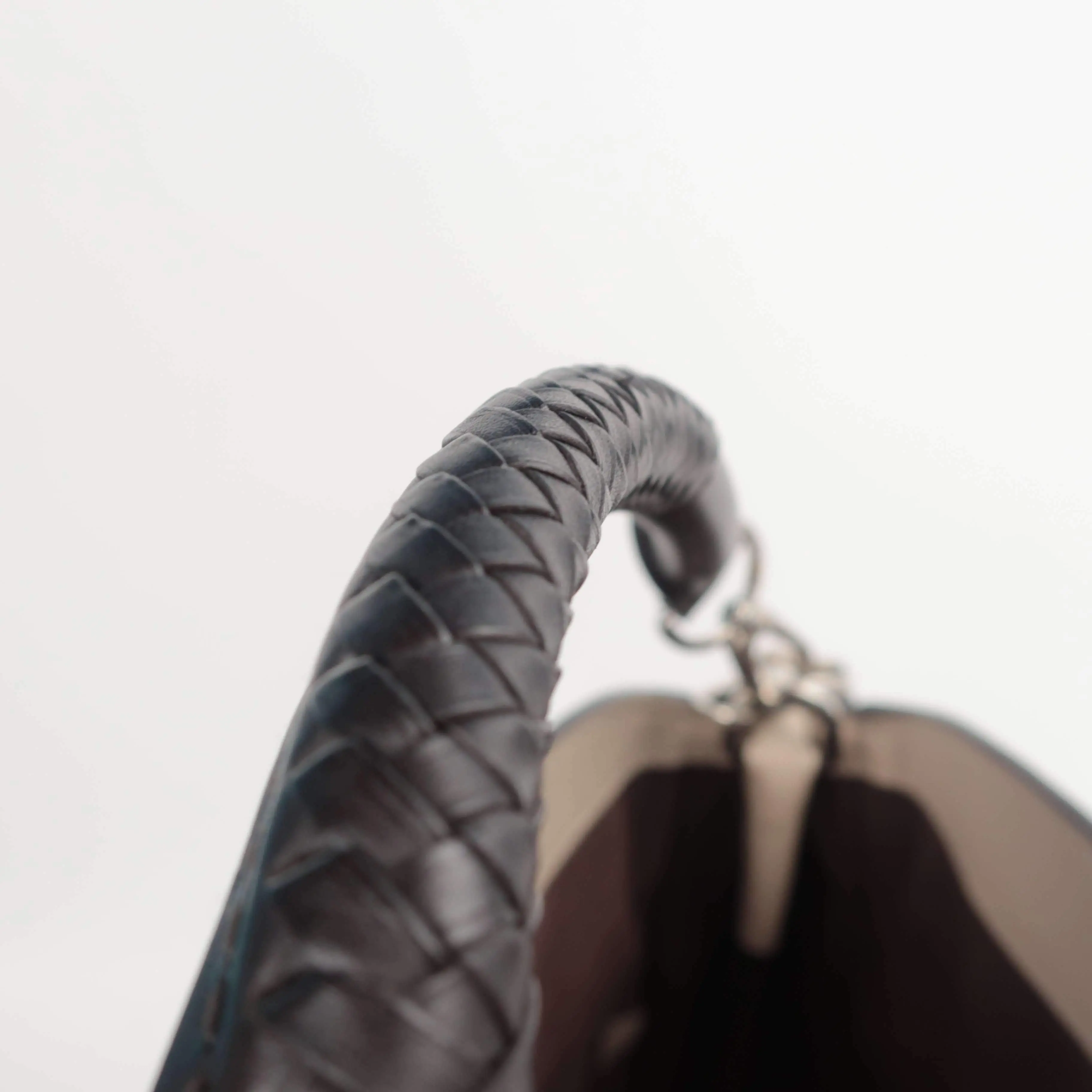 Louis Vuitton Babylone PM Mahina - Image 18