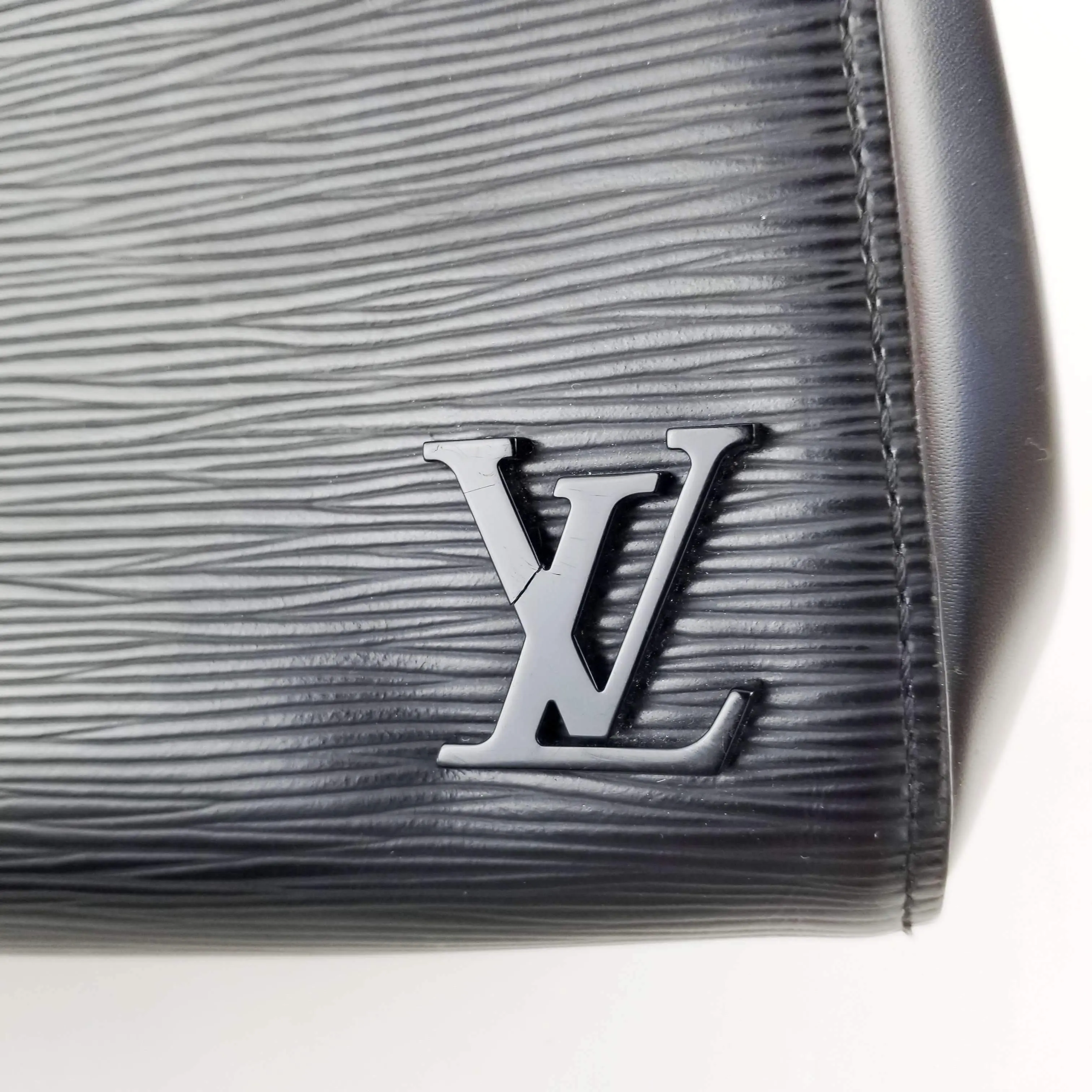 Louis Vuitton Black Epi Cluny BB Bag - Image 5