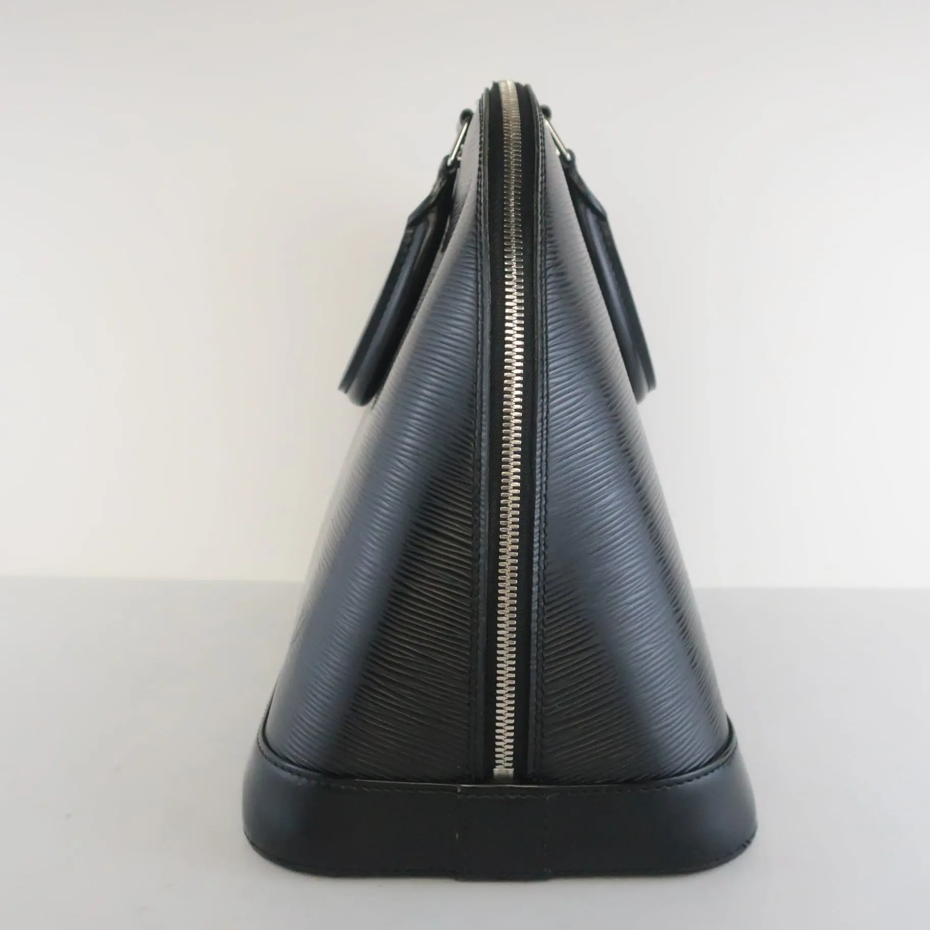Louis Vuitton Black Epi Leather Alma MM Bag - Image 15
