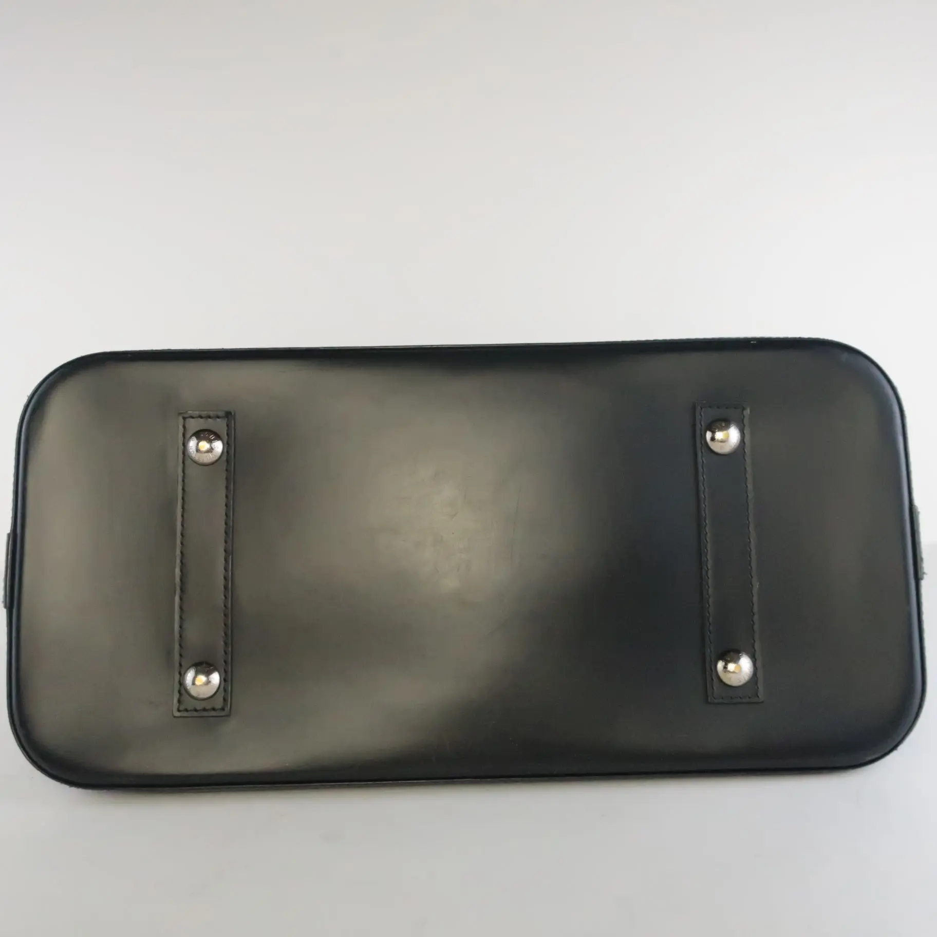 Louis Vuitton Black Epi Leather Alma MM Bag - Image 6