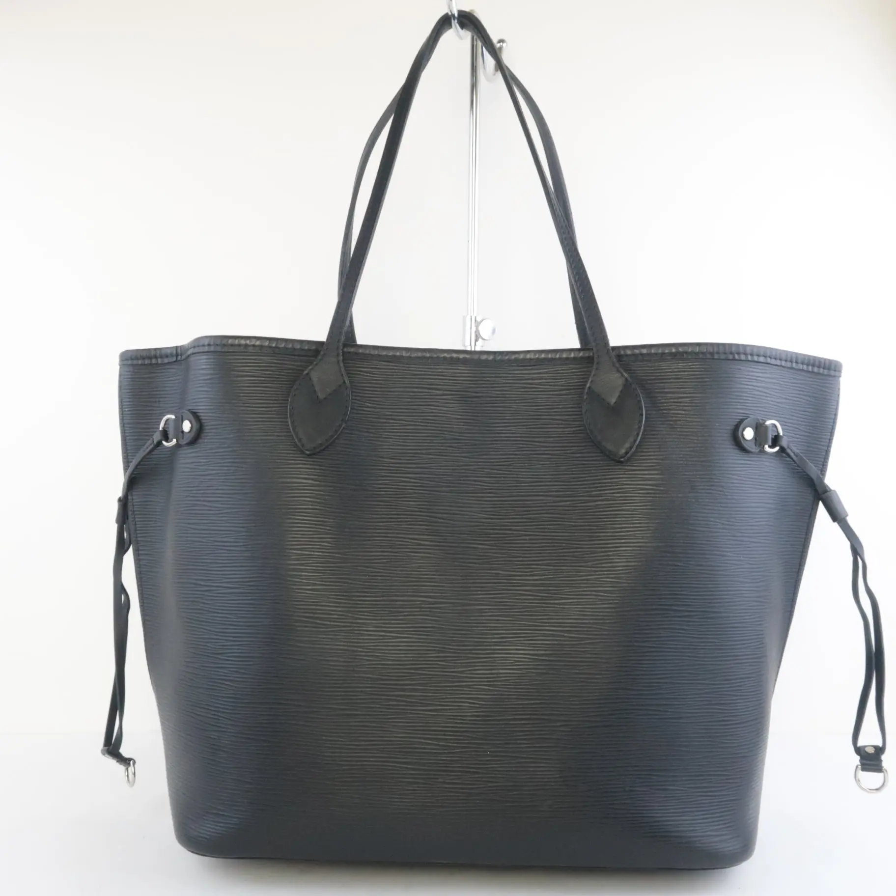 Louis Vuitton Black Epi Leather Neverfull MM Bag - Image 5