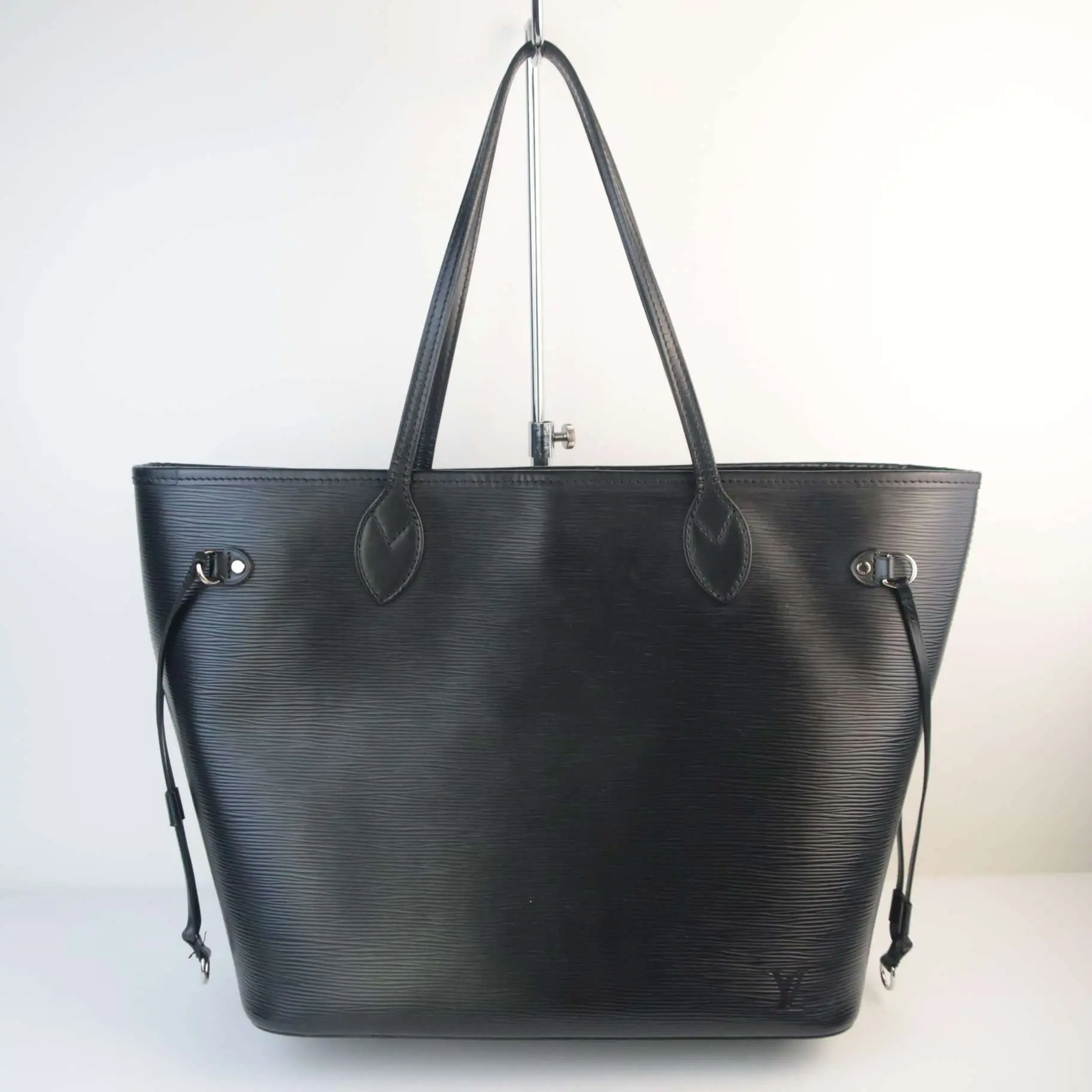 Louis Vuitton Black Epi Leather Neverfull MM Bag With Pouch - Image 7