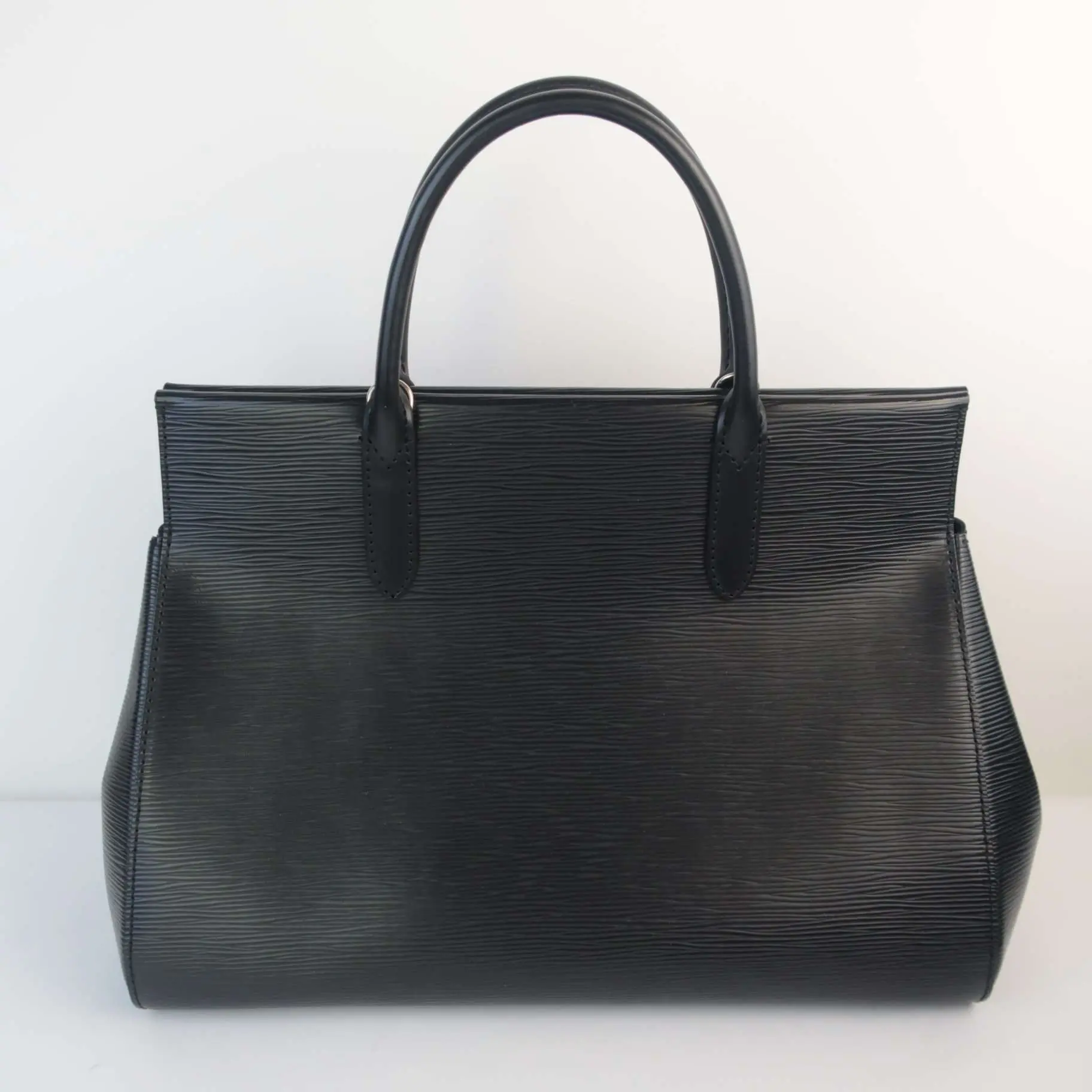 Louis Vuitton Black Epi Marly MM bag - Image 3