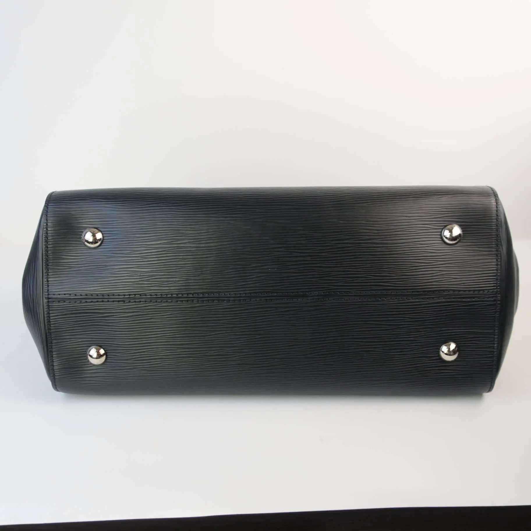 Louis Vuitton Black Epi Marly MM bag - Image 4