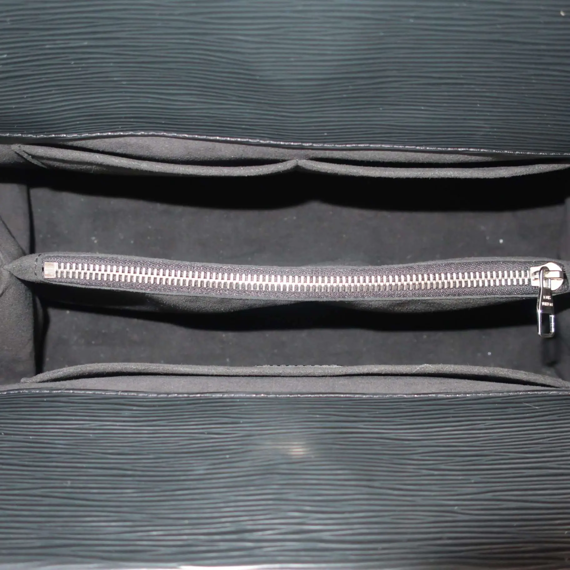 Louis Vuitton Black Epi Marly MM bag - Image 6