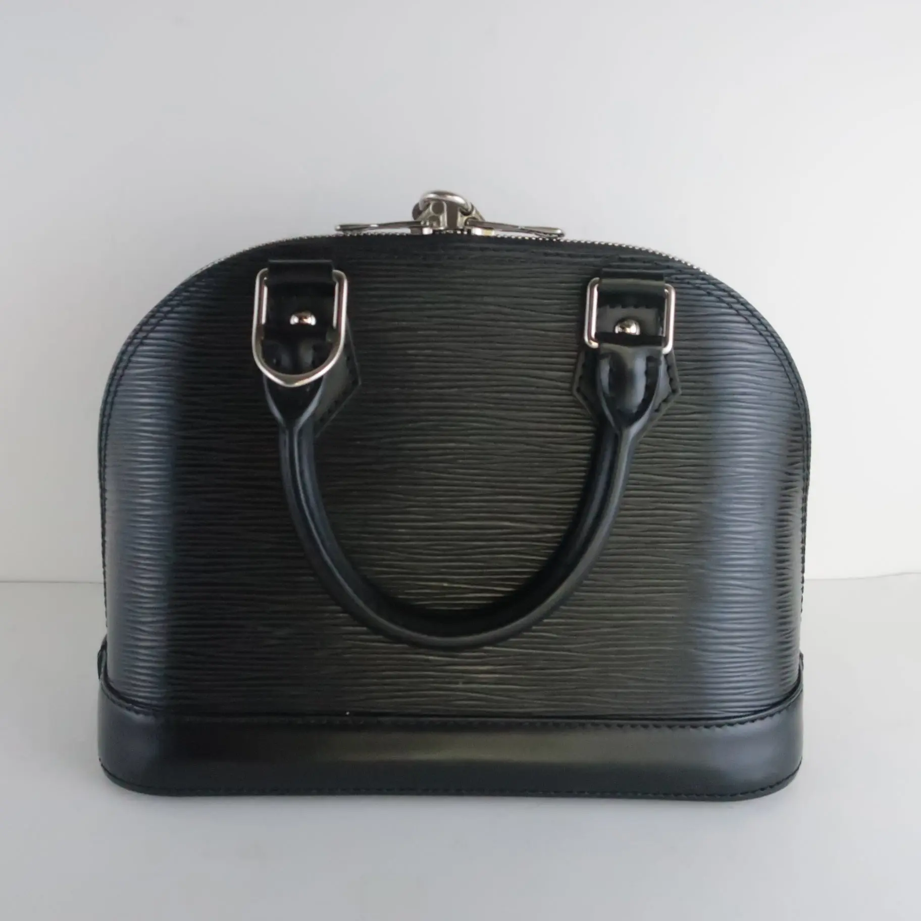 Louis Vuitton Black Noir Epi Alma BB Crossbody Bag - Image 5