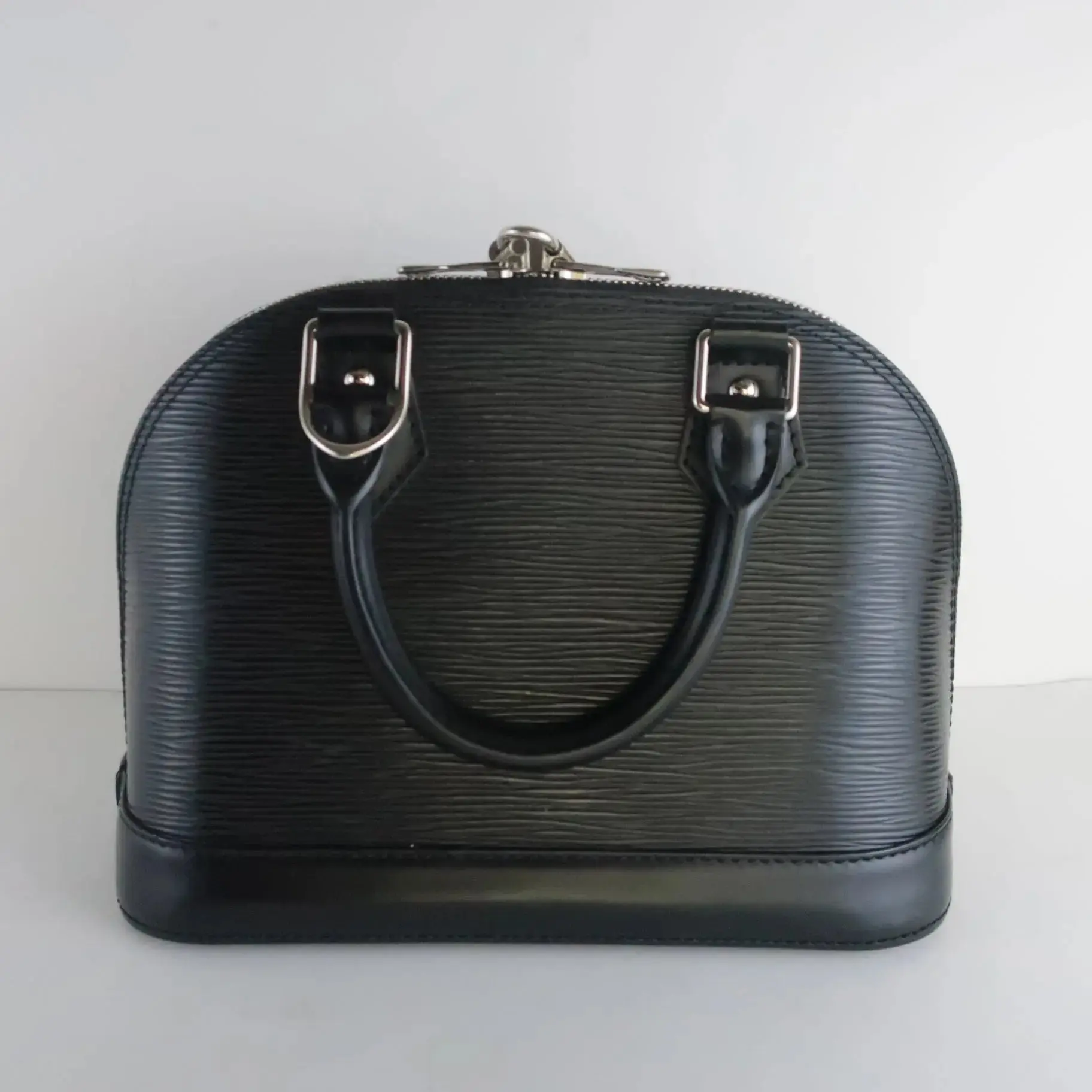 Louis Vuitton Black Noir Epi Alma BB Crossbody Bag - Image 6