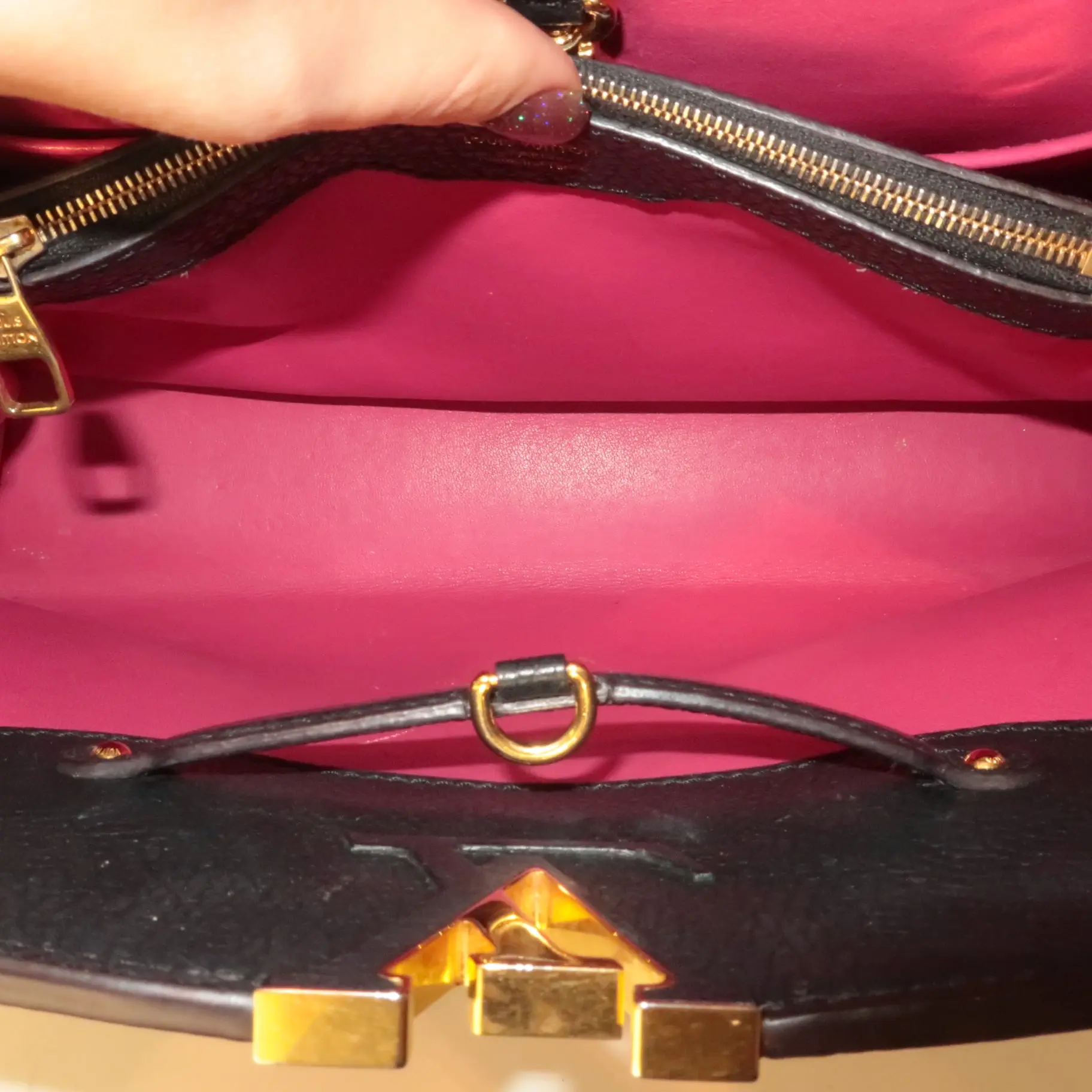 Louis Vuitton Noir Taurillion Leather Capucines MM Bag - Image 12
