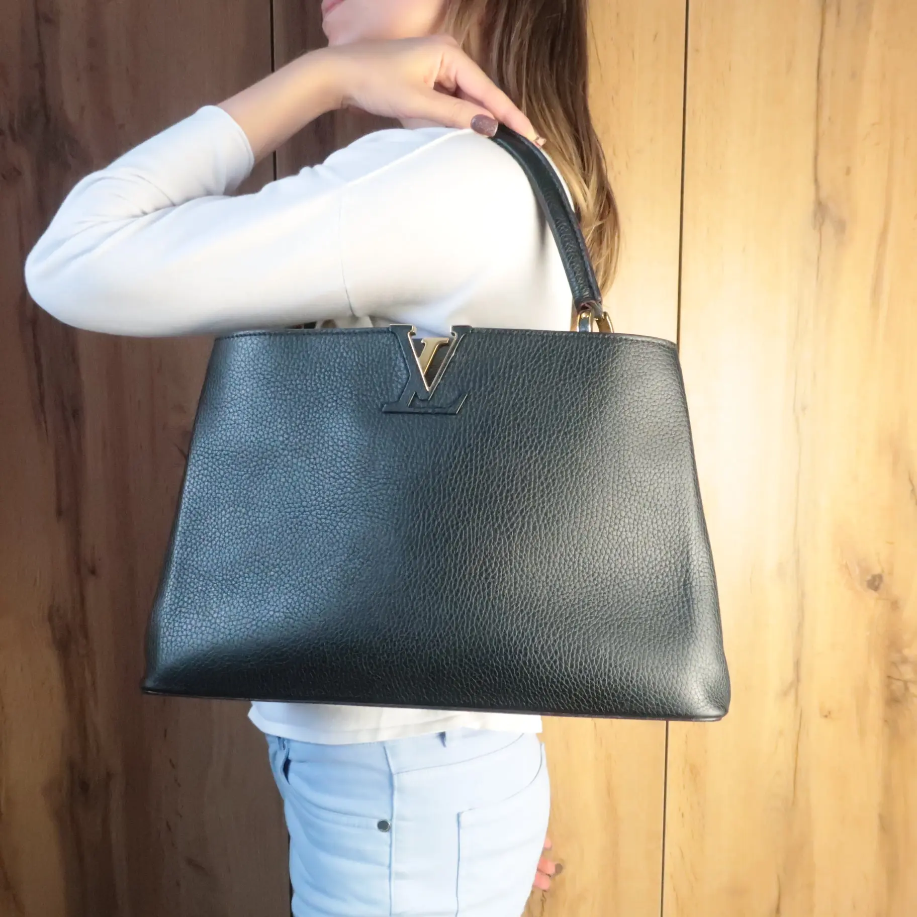 Louis Vuitton Noir Taurillion Leather Capucines MM Bag - Image 3