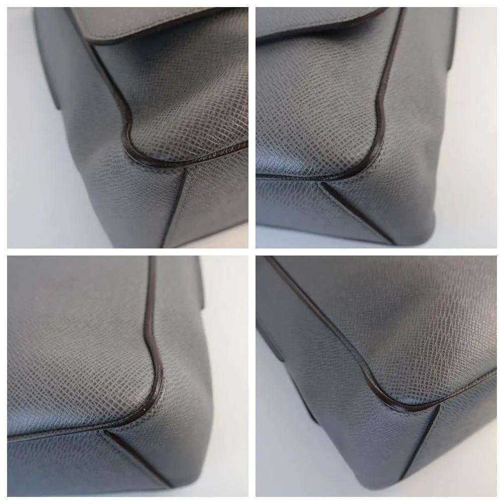 Louis Vuitton Glacier Grey Taiga Roman GM Messenger Bag - Image 14