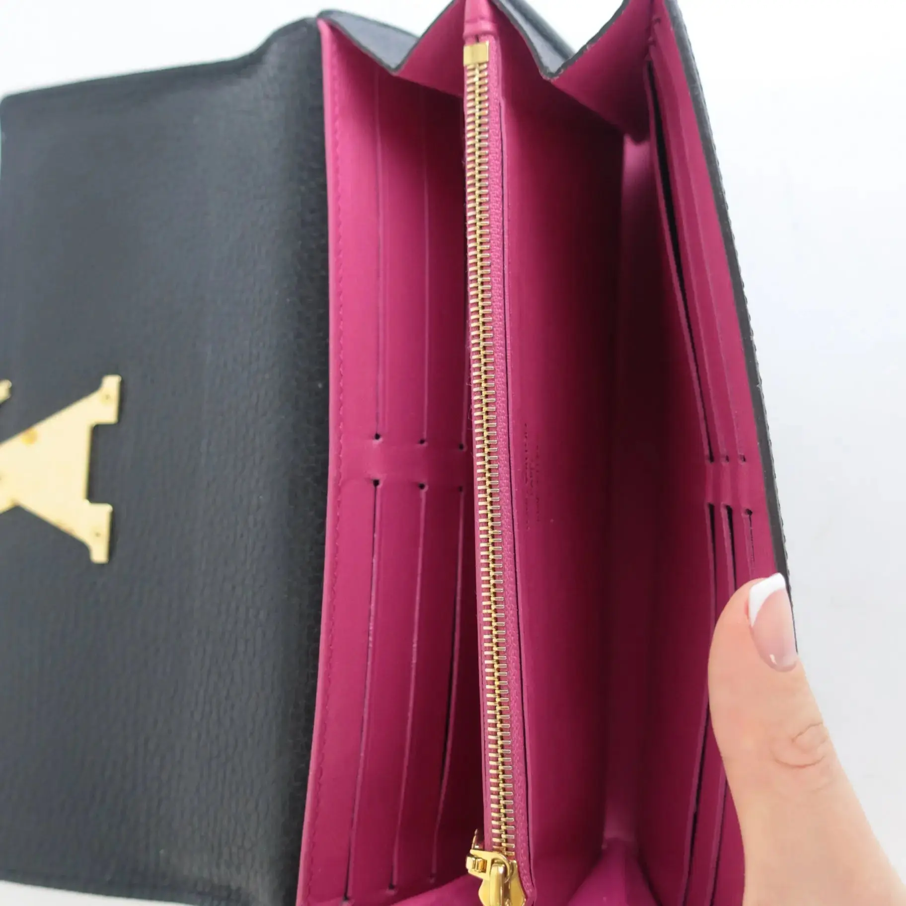 Louis Vuitton Black Taurillon Leather Capucines Bag Wallet - Image 6