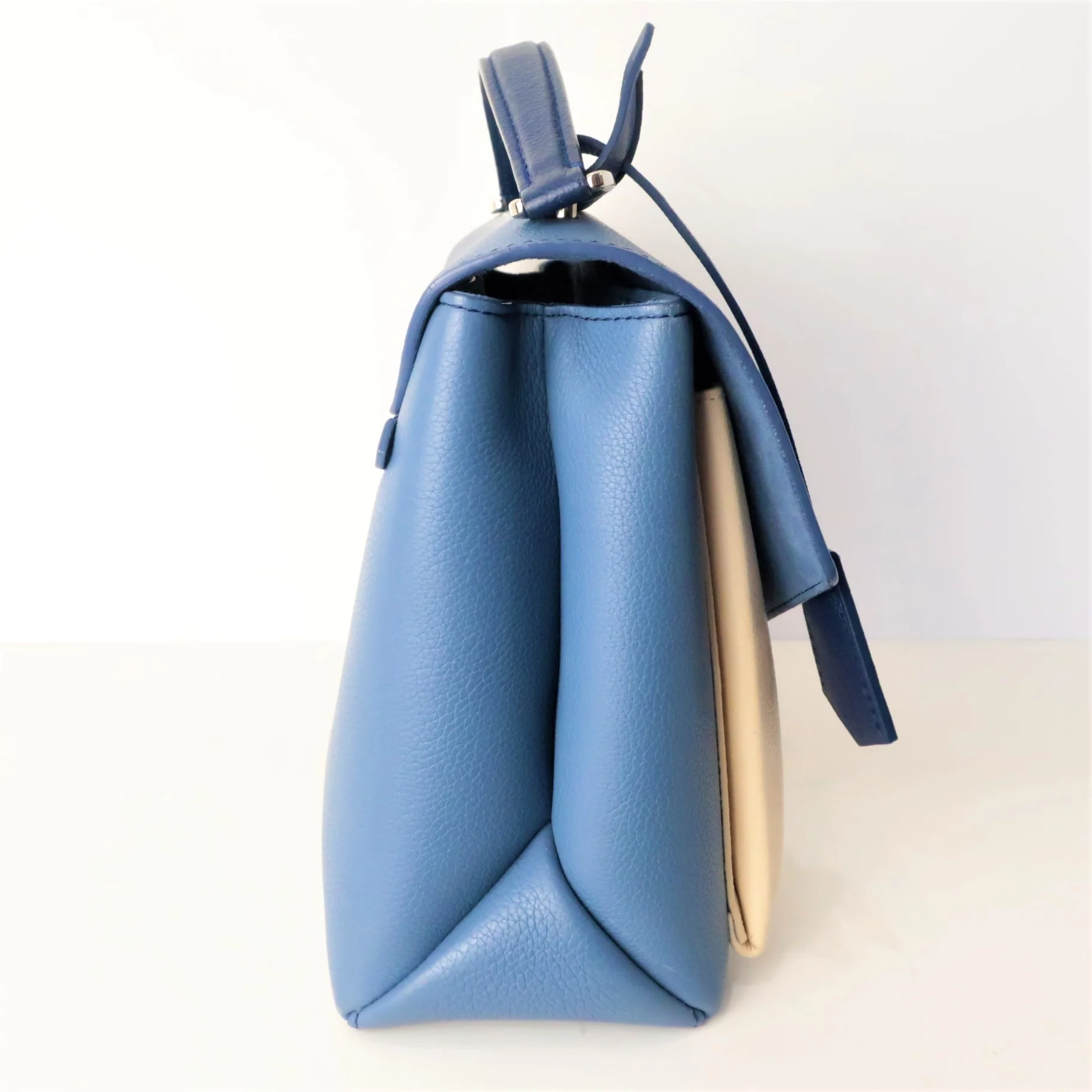 Louis Vuitton Blue/Beige Pebbled Leather Mylockme Bag - Image 5