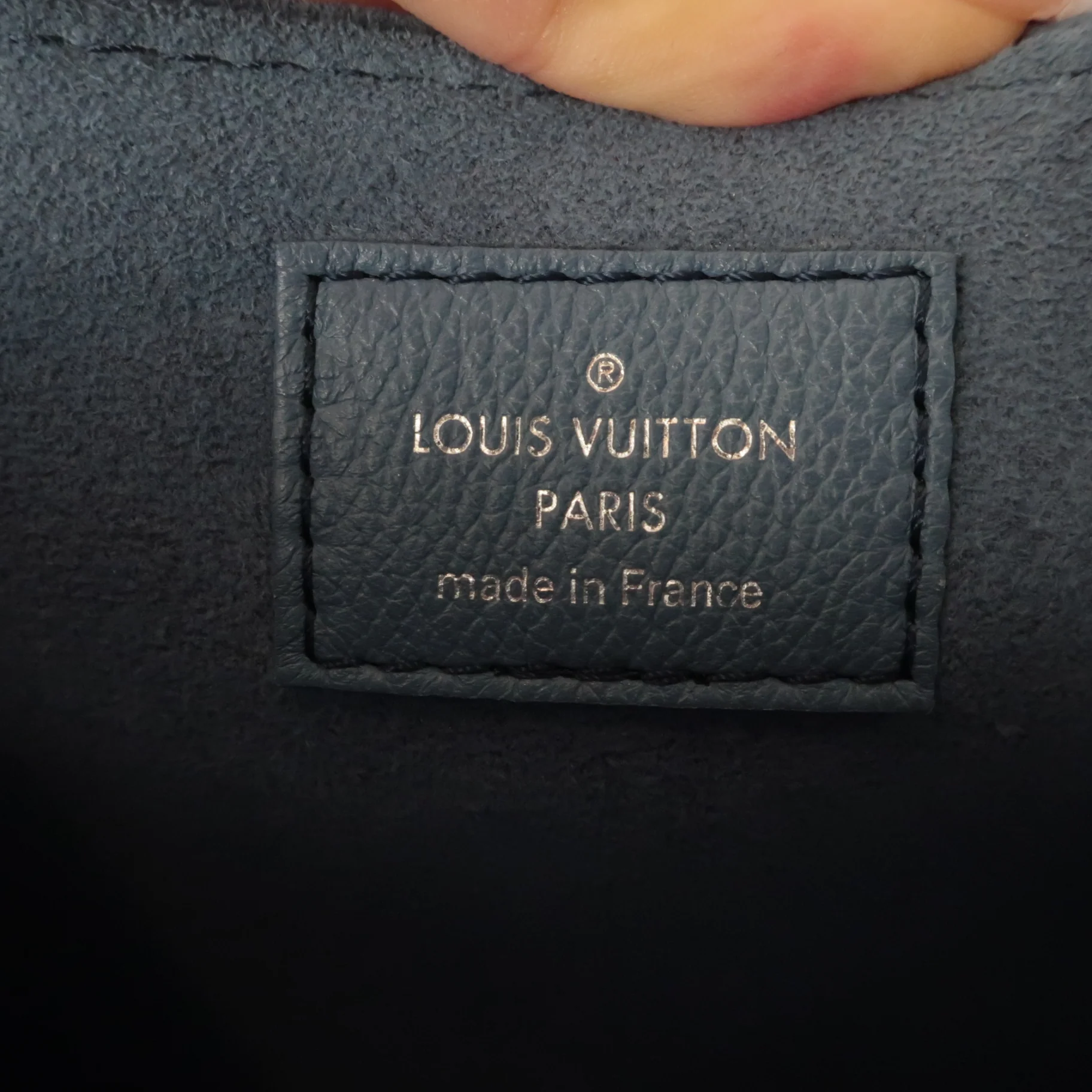 Louis Vuitton Blue/Beige Pebbled Leather Mylockme Bag - Image 7