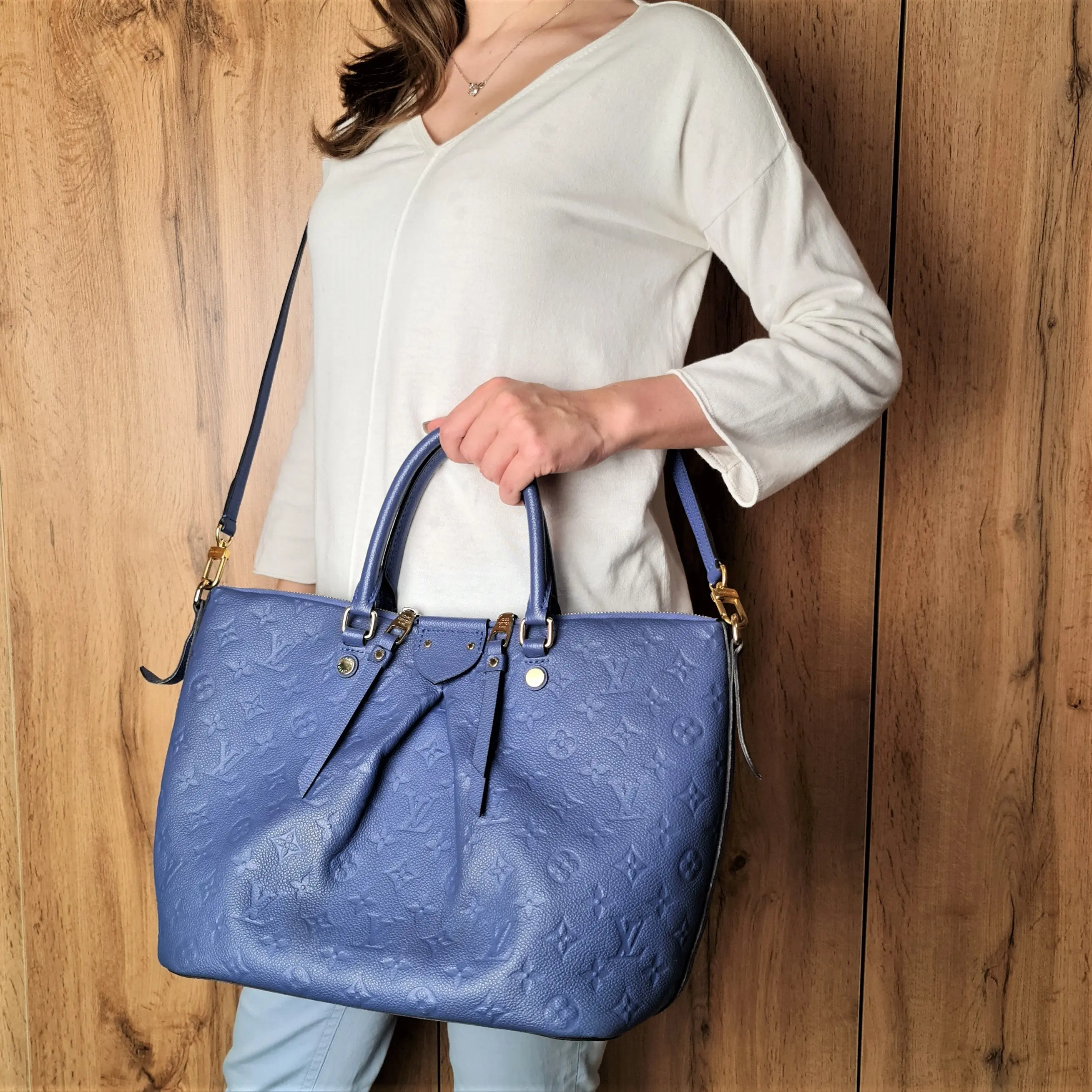 Louis Vuitton Blue Empreinte Leather Mazarine MM Bag - Image 2