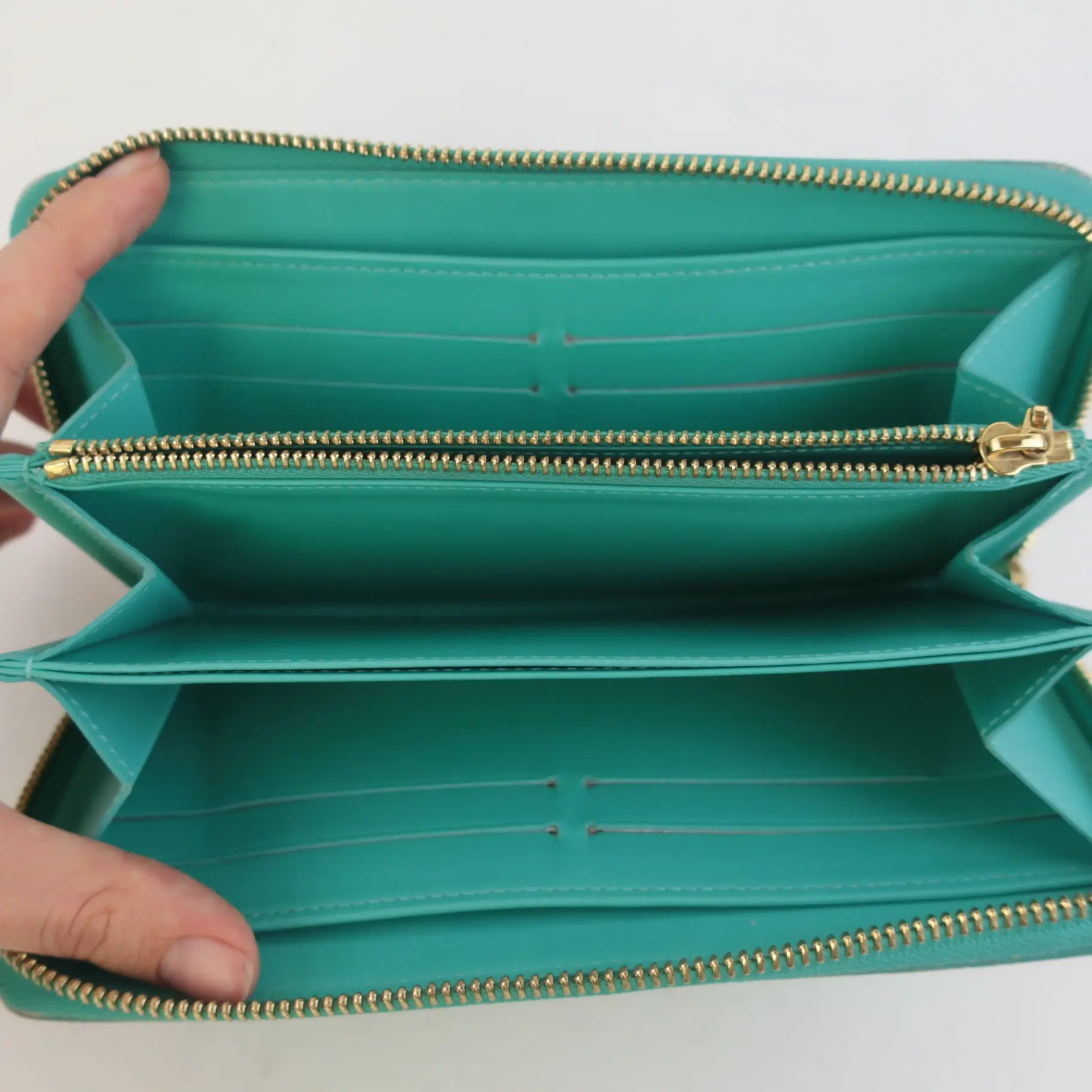 Louis Vuitton Turquoise Blue Monogram Vernis Zippy Wallet - Image 3