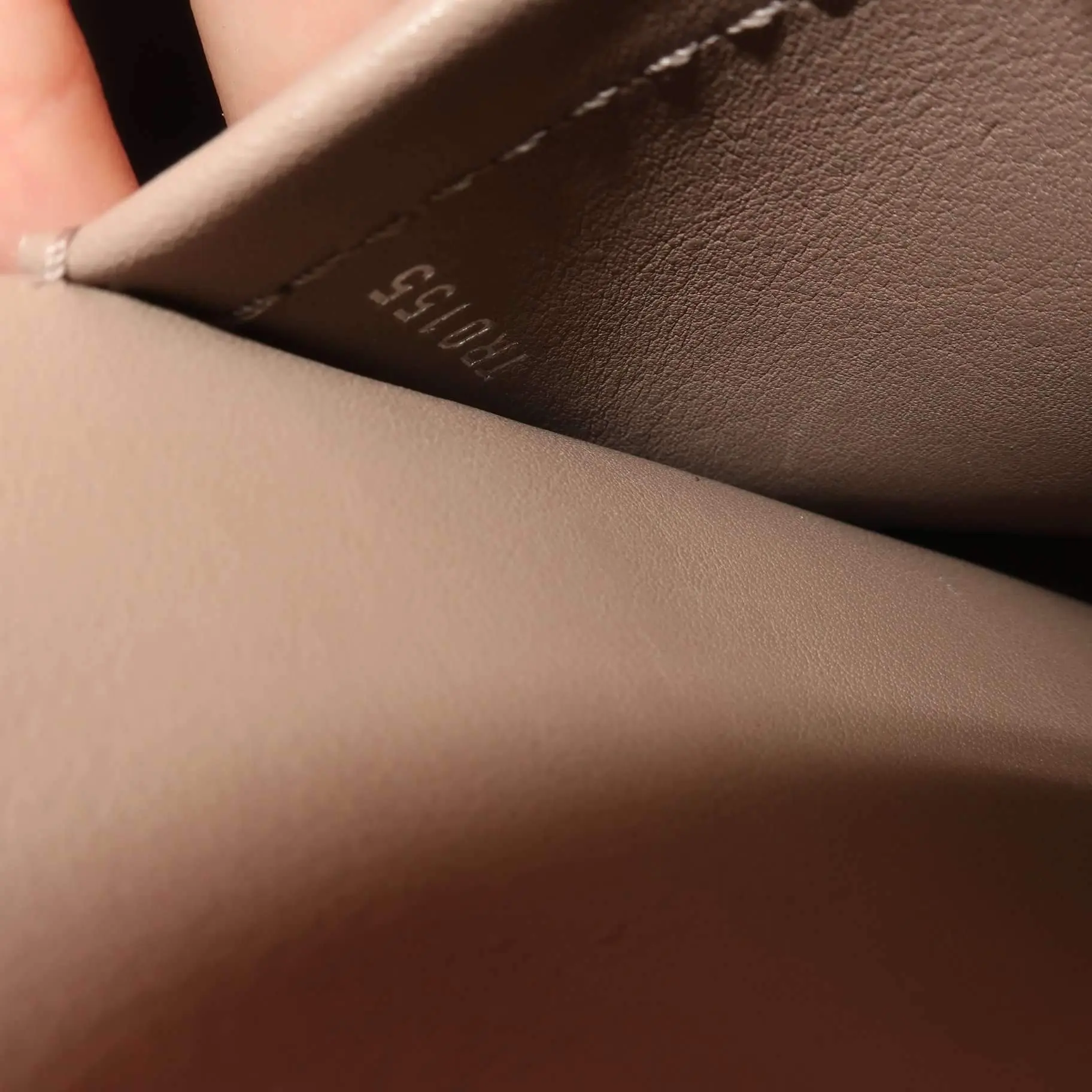 Louis Vuitton Magnolia Pink Taurillion Capucines MM Bag - Image 19