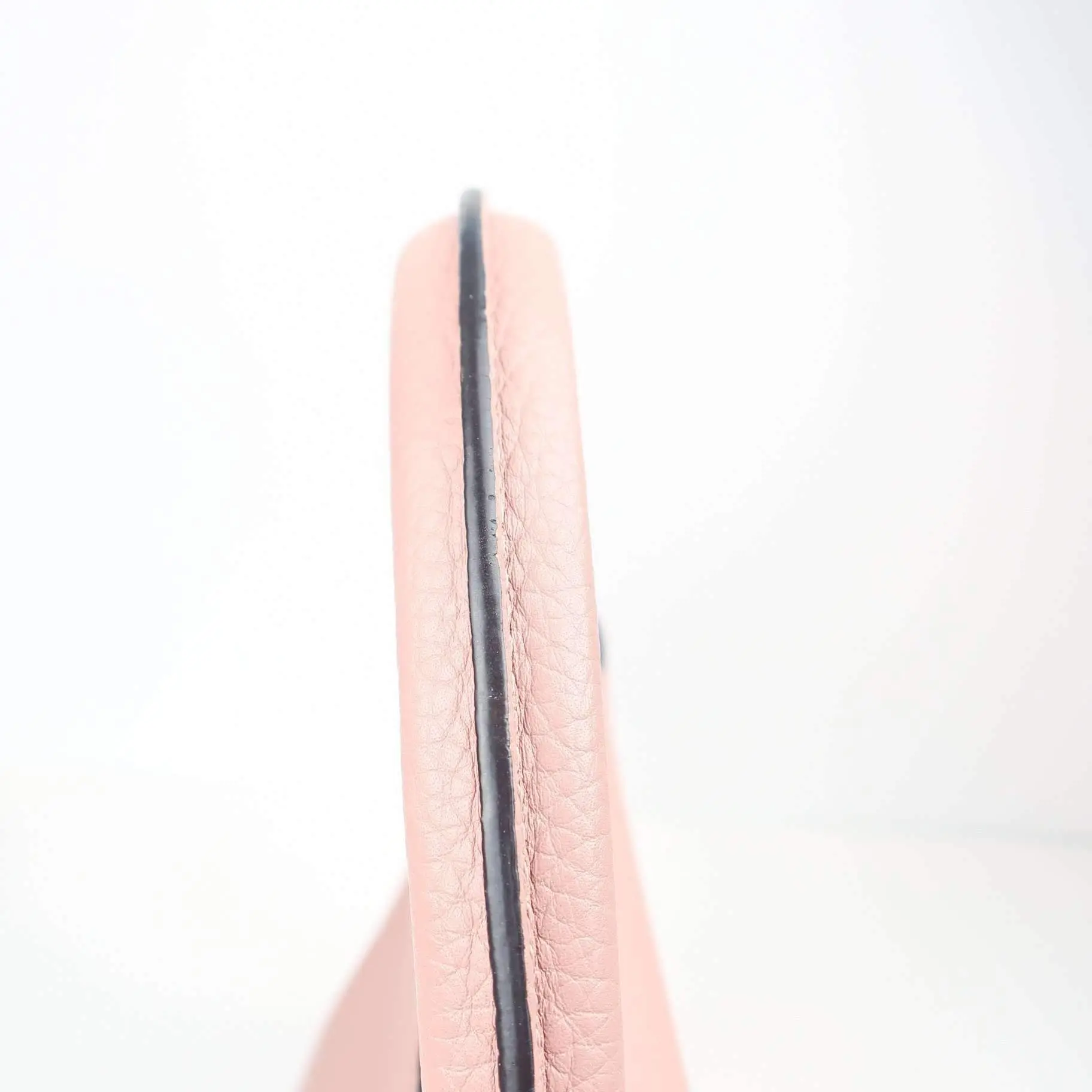 Louis Vuitton Magnolia Pink Taurillion Capucines MM Bag - Image 9