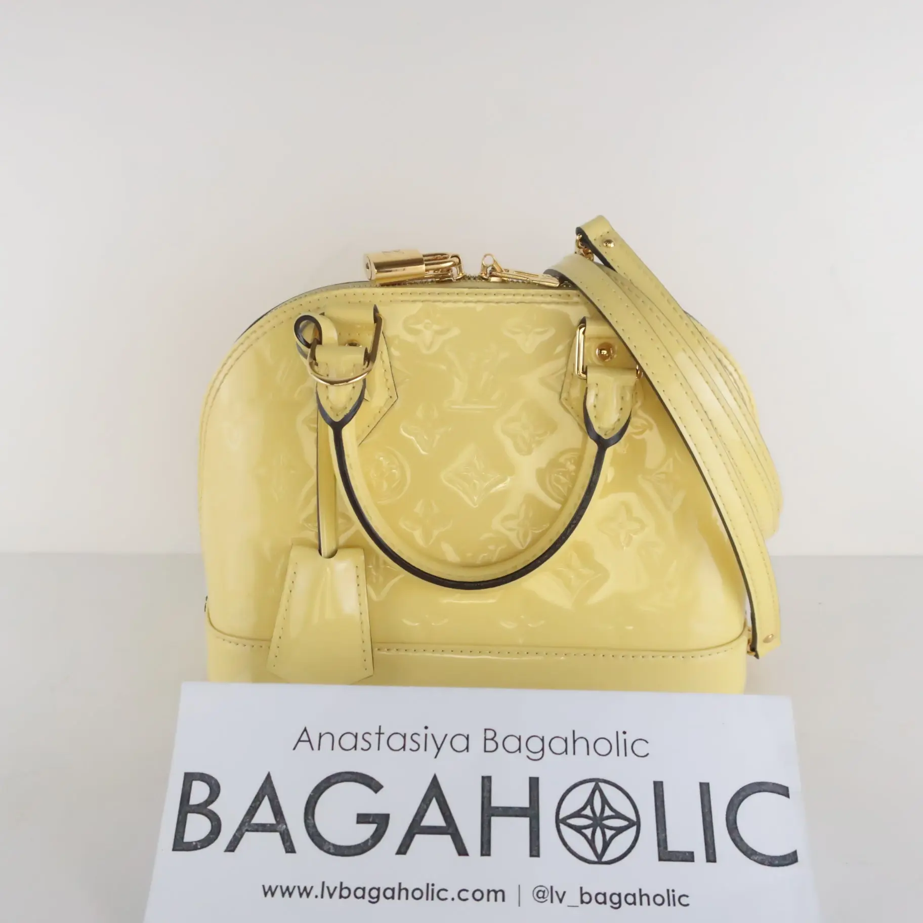 Louis Vuitton Citrine Vernis Alma BB Crossbody Bag - Image 3