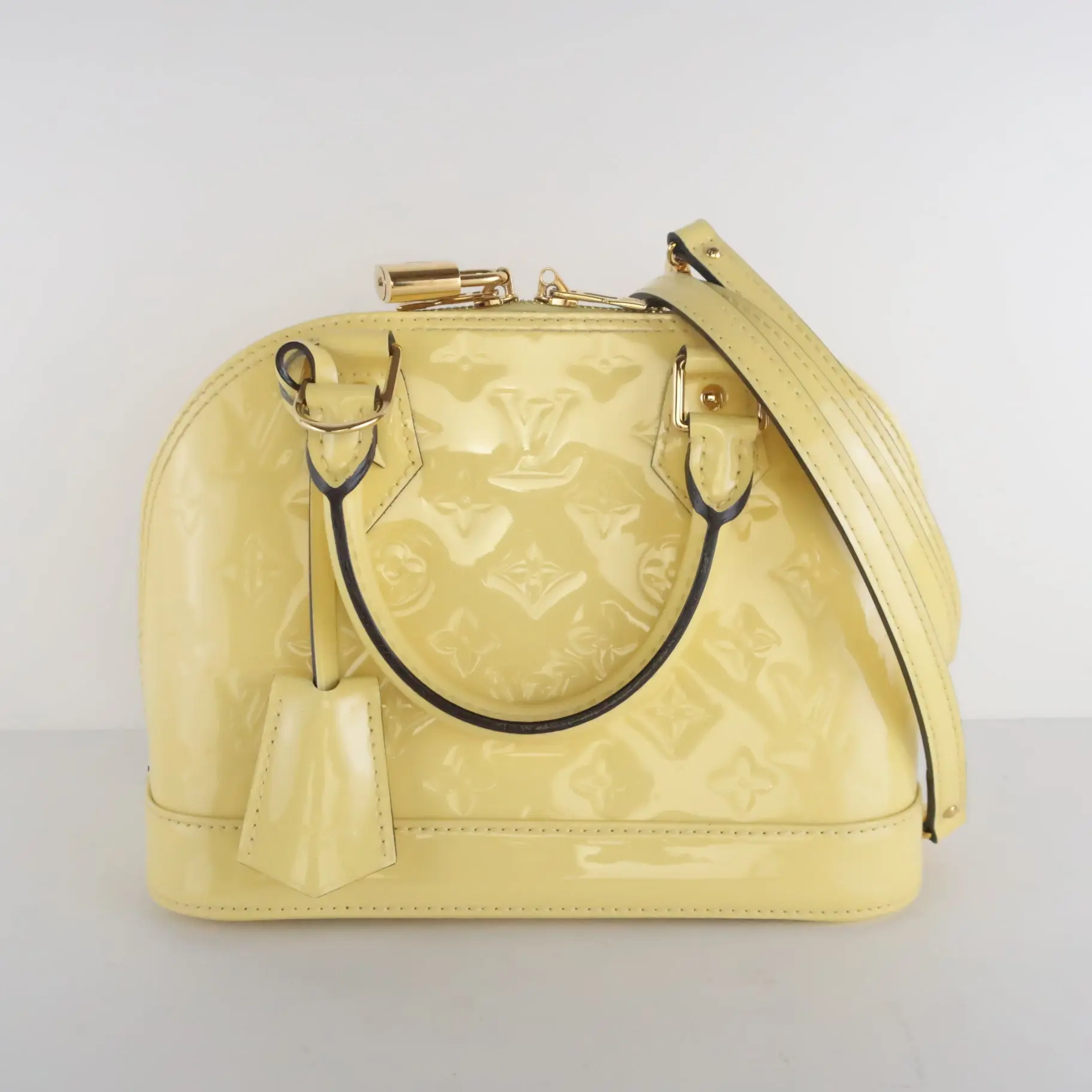 Louis Vuitton Citrine Vernis Alma BB Crossbody Bag - Image 4