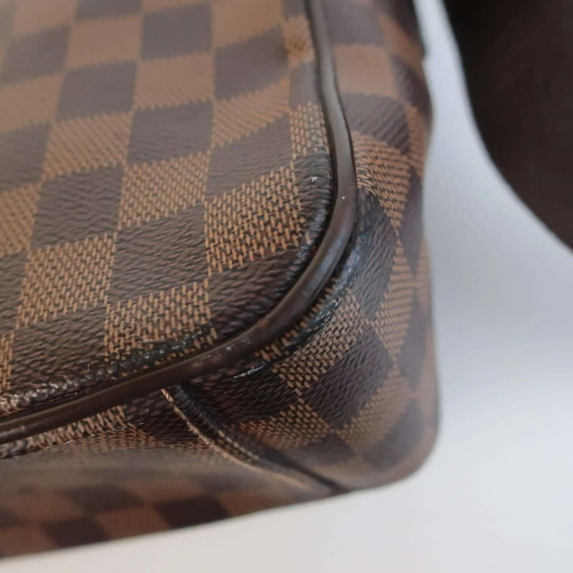 Louis Vuitton Damier Shelton GM Messenger - Image 18