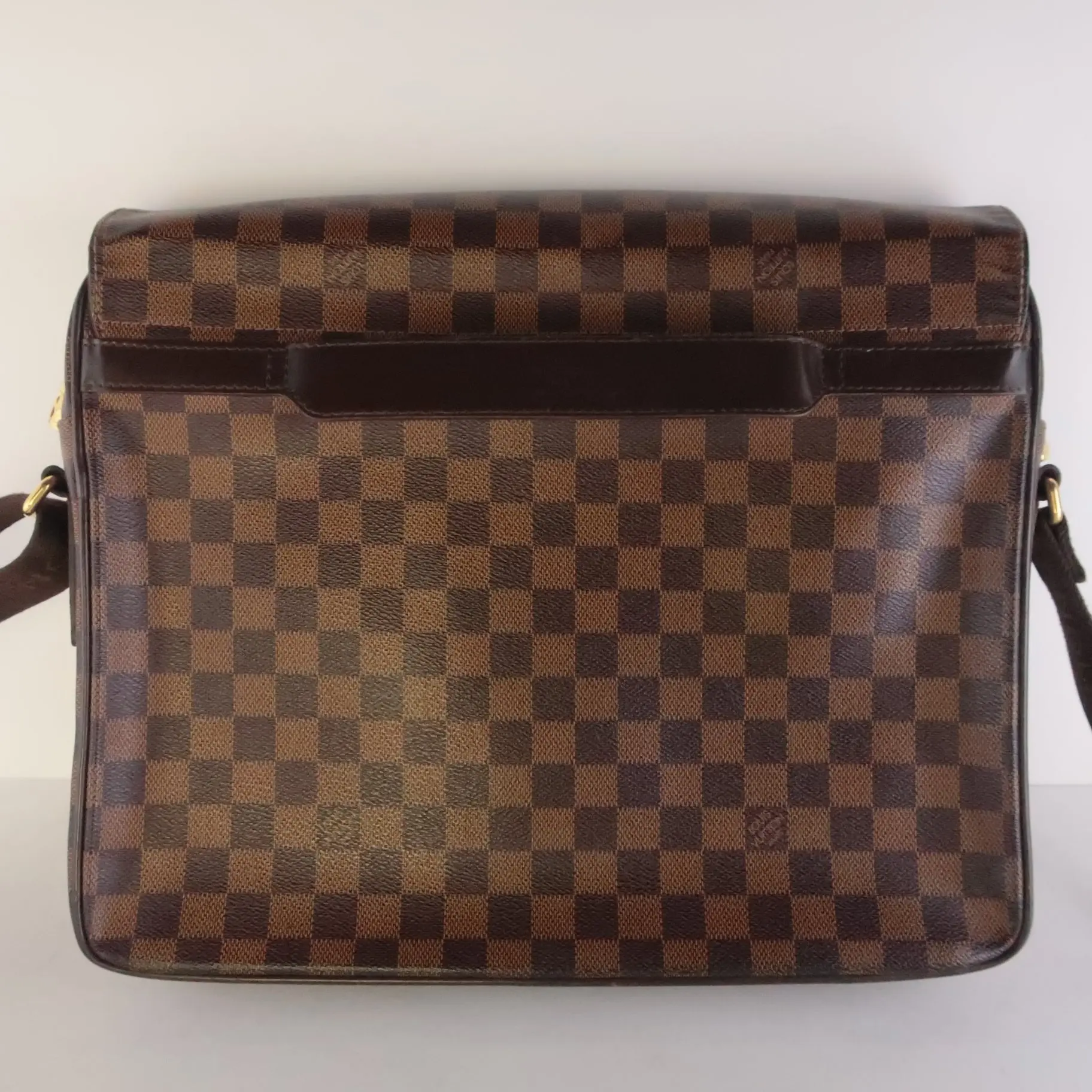 Louis Vuitton Damier Shelton GM Bag - Image 15