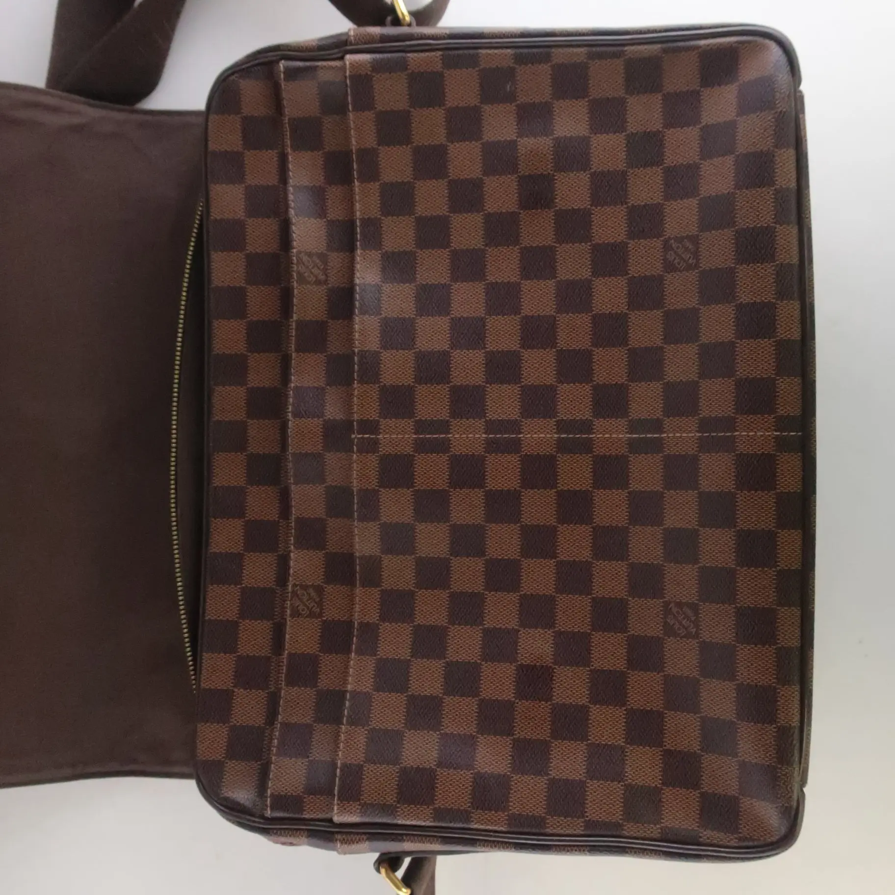 Louis Vuitton Damier Shelton GM Bag - Image 16