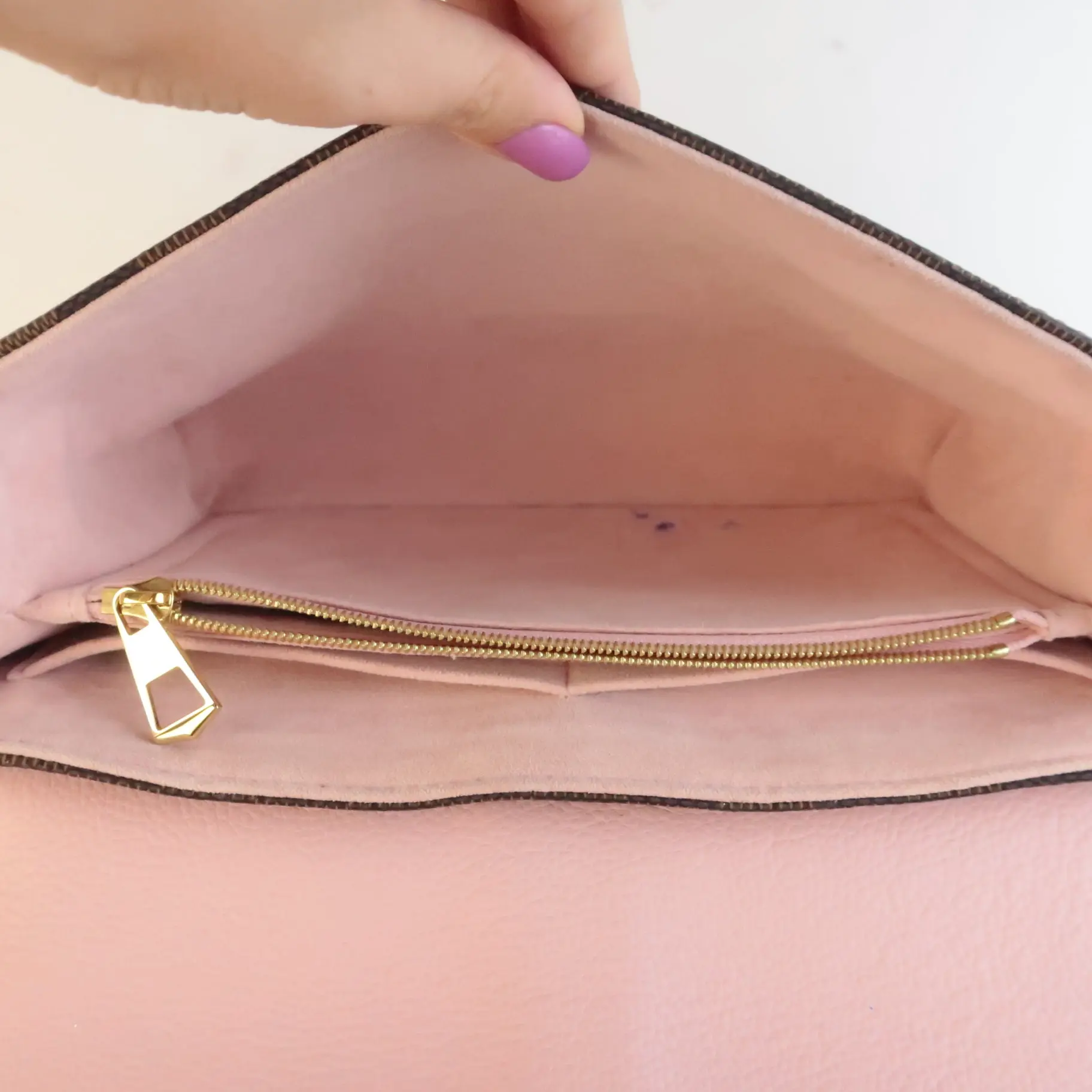 Louis Vuitton Damier Ebene Clapton Magnolia/Rose Ballerine Crossbody Bag - Image 6