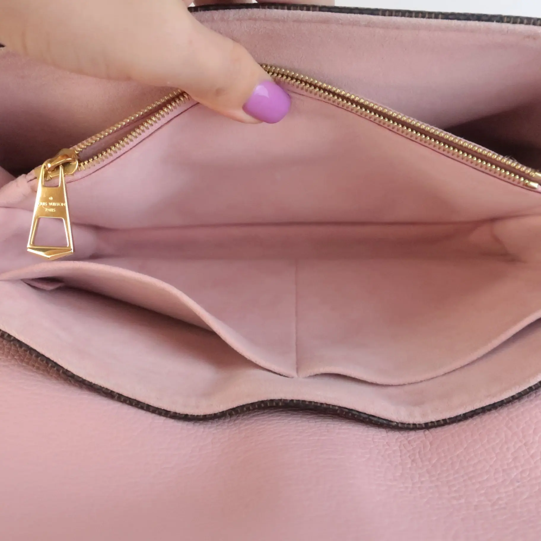 Louis Vuitton Damier Ebene Clapton Magnolia/Rose Ballerine Crossbody Bag - Image 8