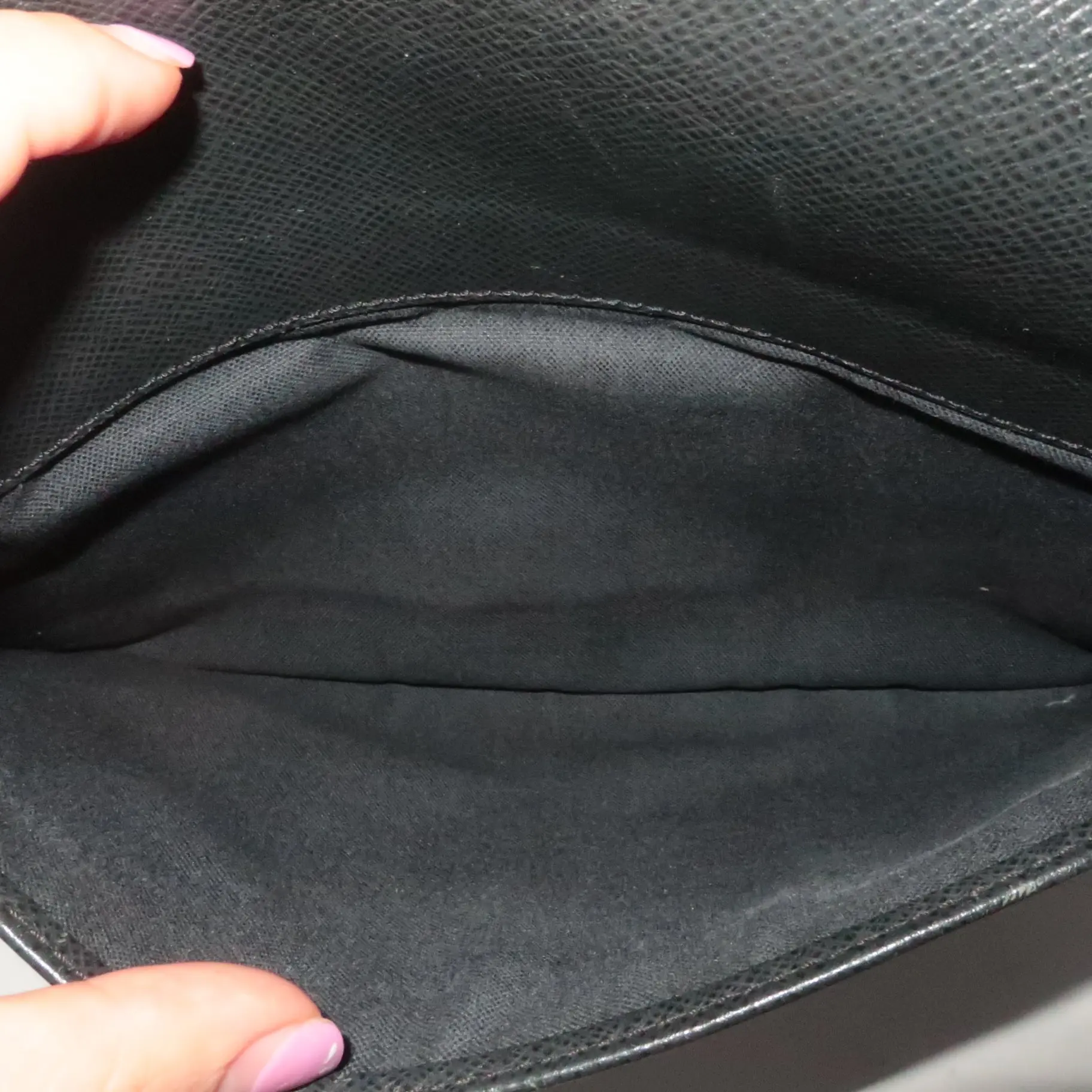 Louis Vuitton Dark Grey Taiga Andrei Messenger Bag - Image 7