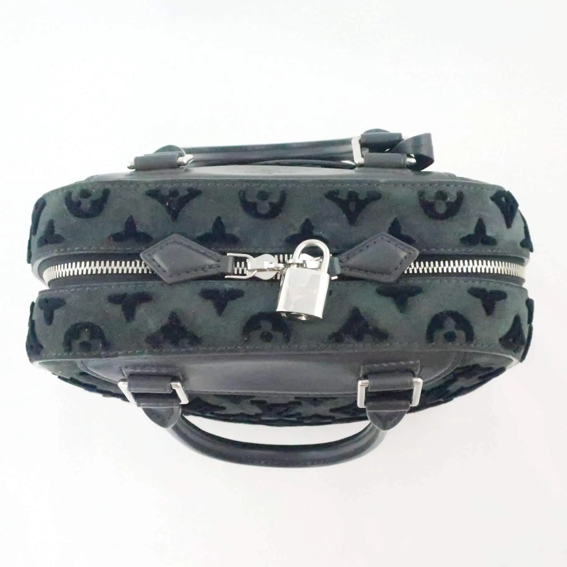 Louis Vuitton Limited Edition Gris Suede Monogram Tuffetage Deauville Cube Bag - Image 10