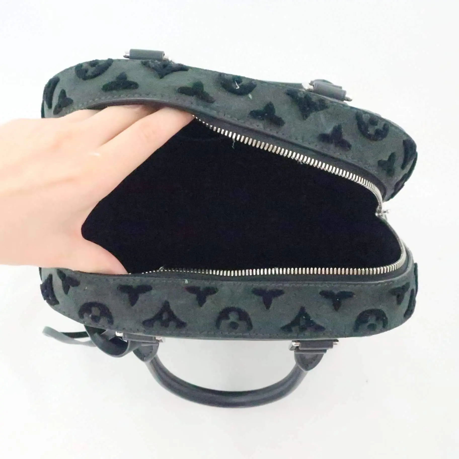 Louis Vuitton Limited Edition Gris Suede Monogram Tuffetage Deauville Cube Bag - Image 24