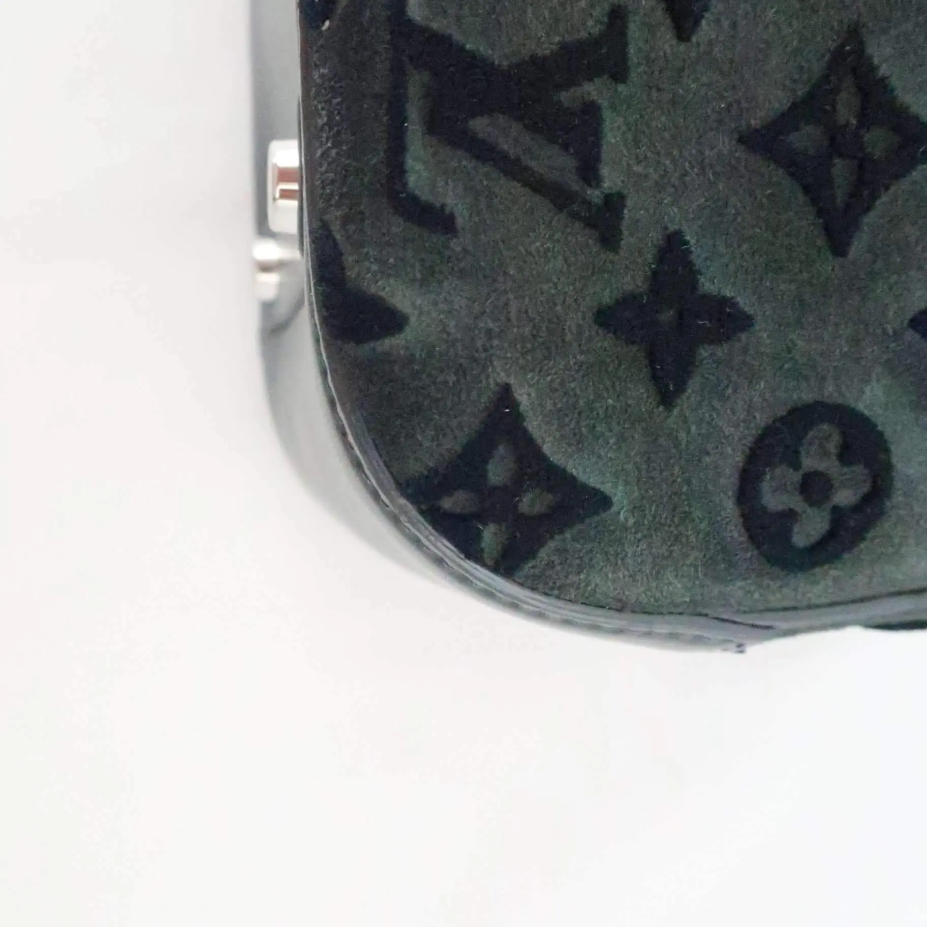 Louis Vuitton Limited Edition Gris Suede Monogram Tuffetage Deauville Cube Bag - Image 29