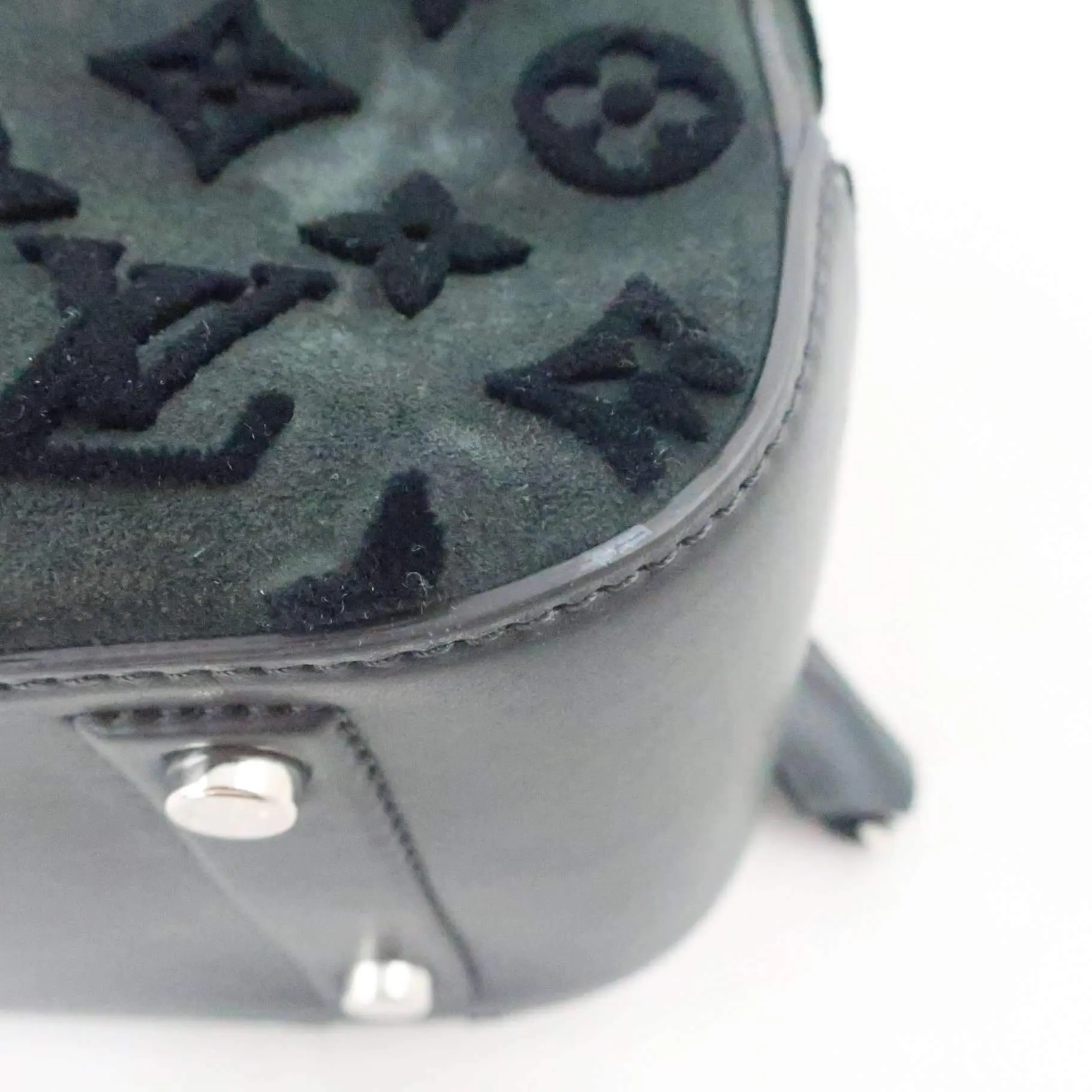 Louis Vuitton Limited Edition Gris Suede Monogram Tuffetage Deauville Cube Bag - Image 32