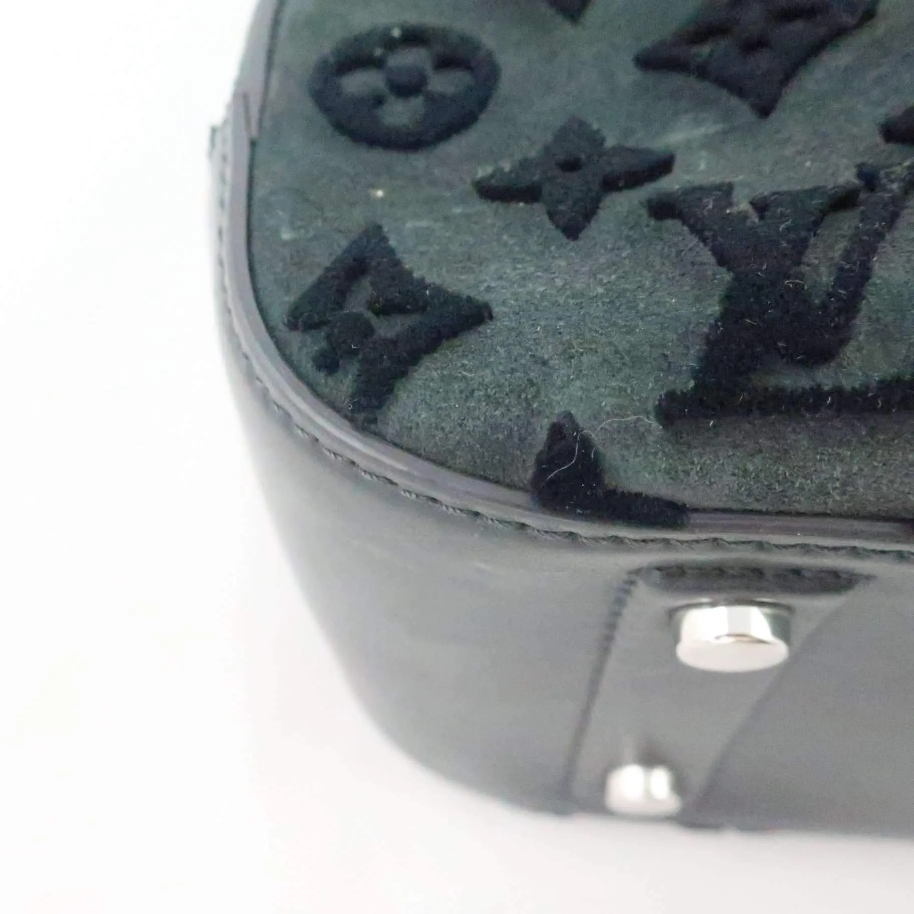 Louis Vuitton Limited Edition Gris Suede Monogram Tuffetage Deauville Cube Bag - Image 34